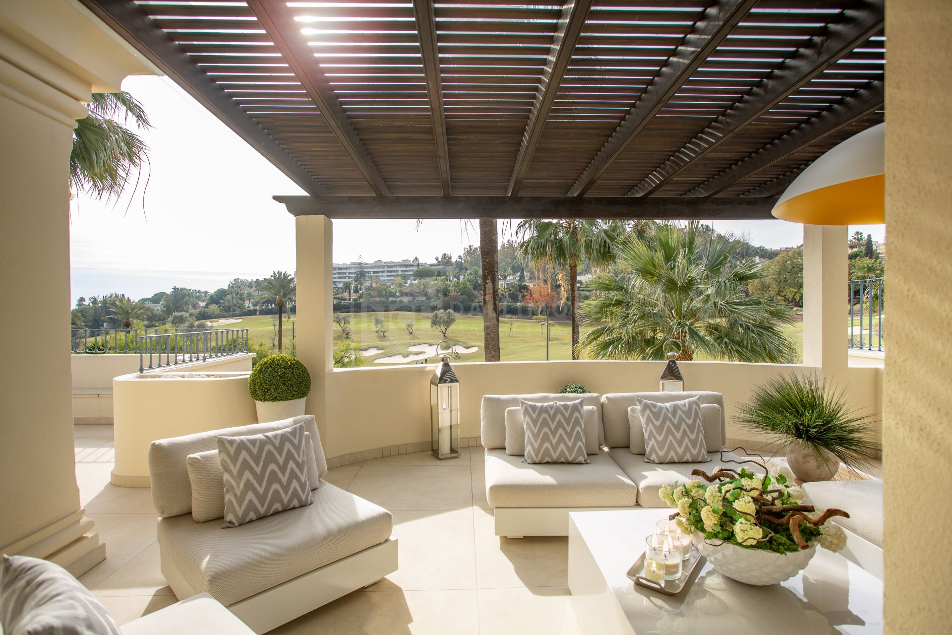 STUNNING DUPLEX PENTHOUSE WITH PRIVATE POOL OVERLOOKING THE GOLF COURSE