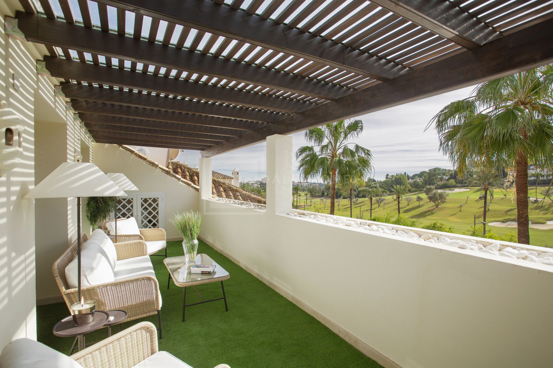 STUNNING DUPLEX PENTHOUSE WITH PRIVATE POOL OVERLOOKING THE GOLF COURSE