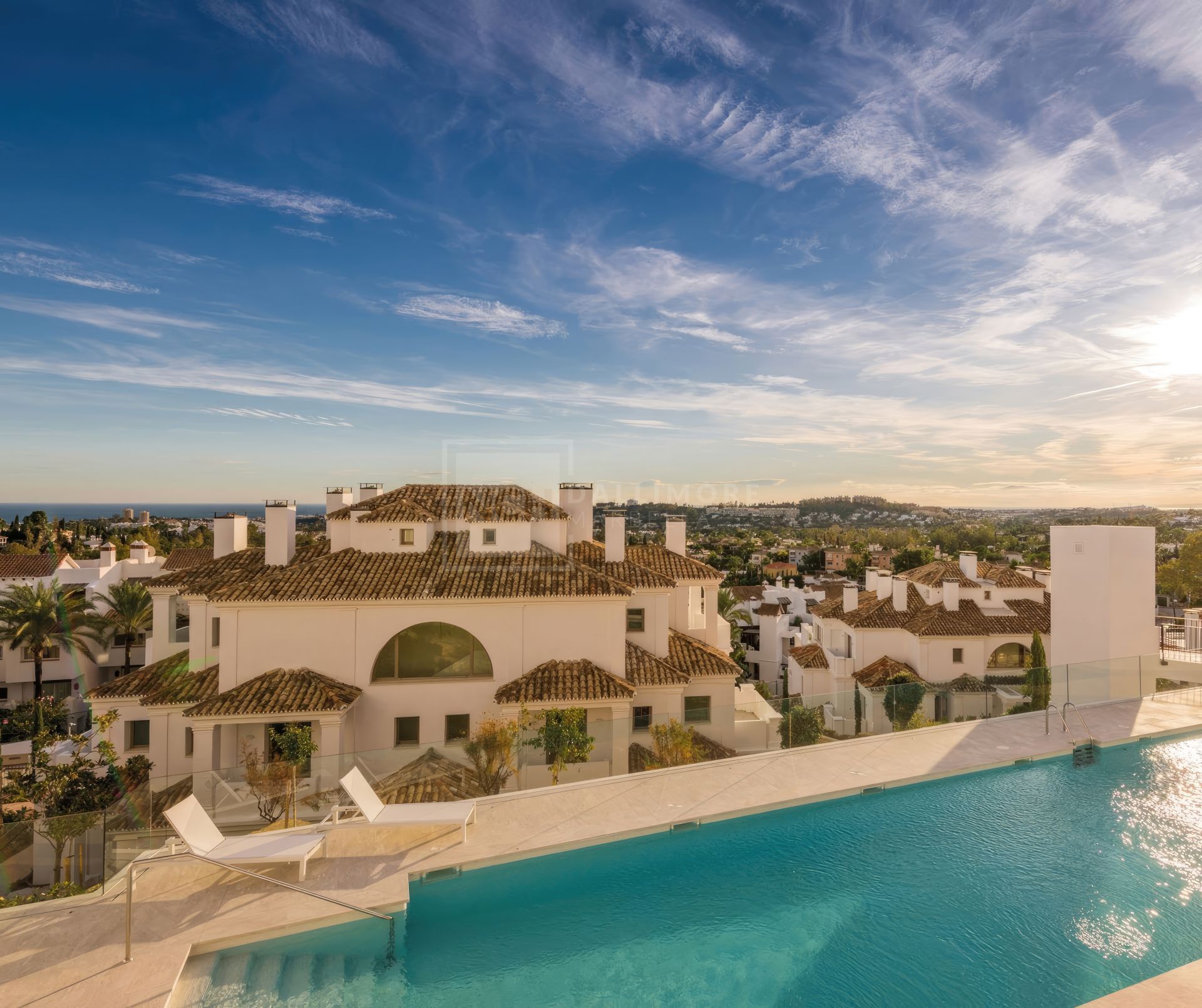 LUXURY PENTHOUSE WITH AMAZING SEA VIEWS IN NUEVA ANDALUCIA