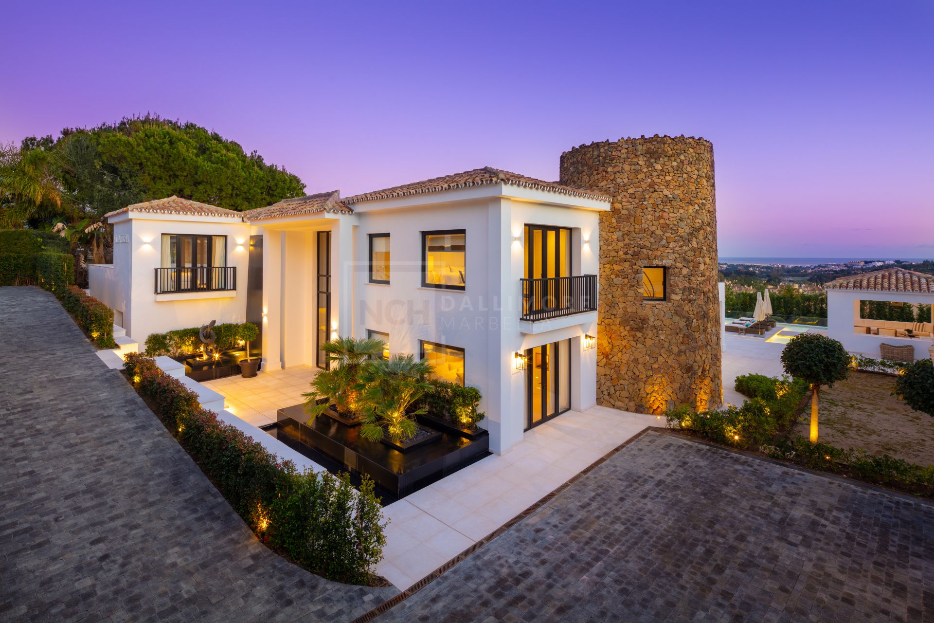 Villa en venta en La Cerquilla, Marbella
