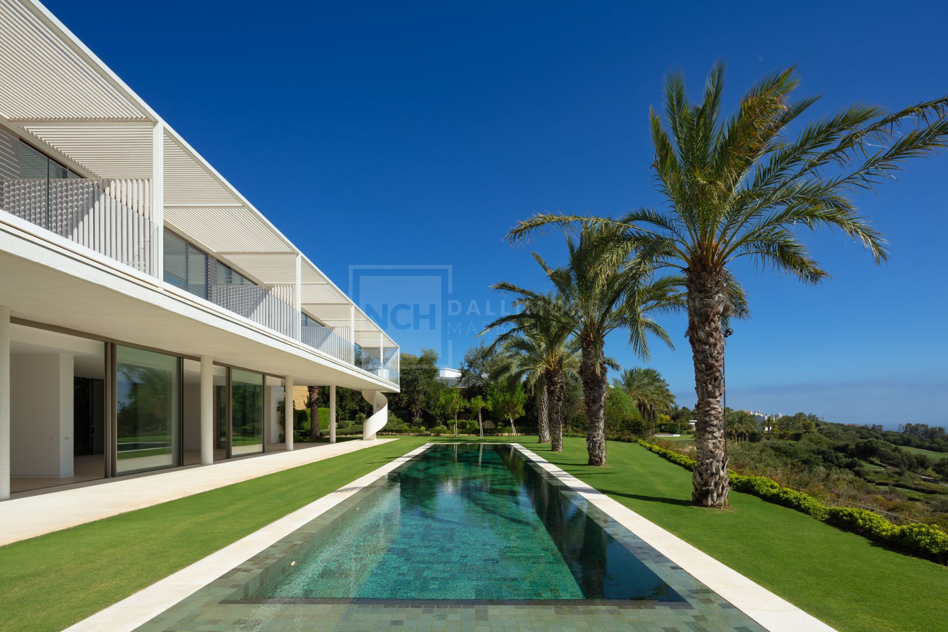 GOLF MANSION LOCATED IN THE FINCA CORTESIN RESORT