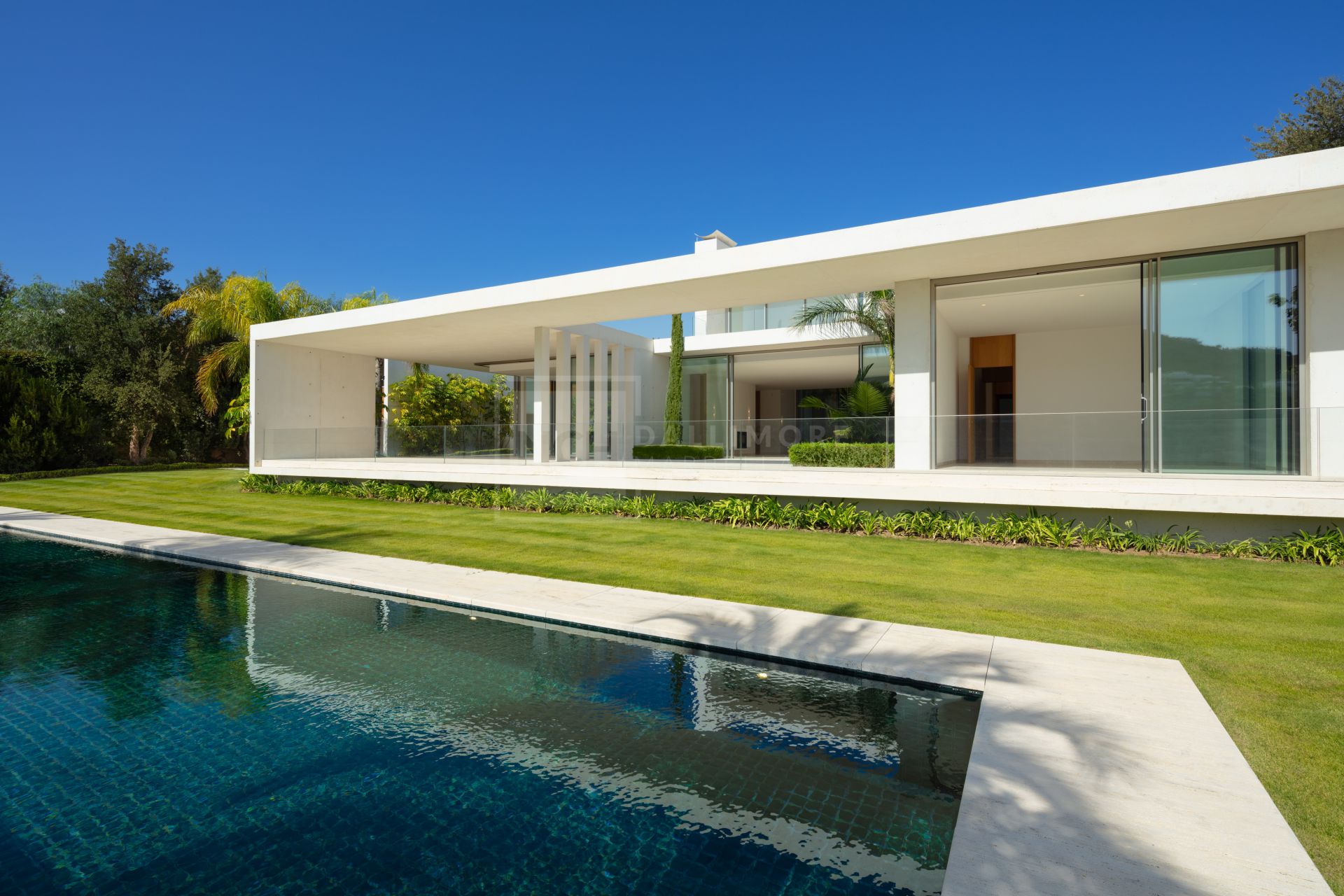 STUNNING DESIGNER VILLA LOCATED WITHING THE GOLF RESORT OF FINCA CORTESIN