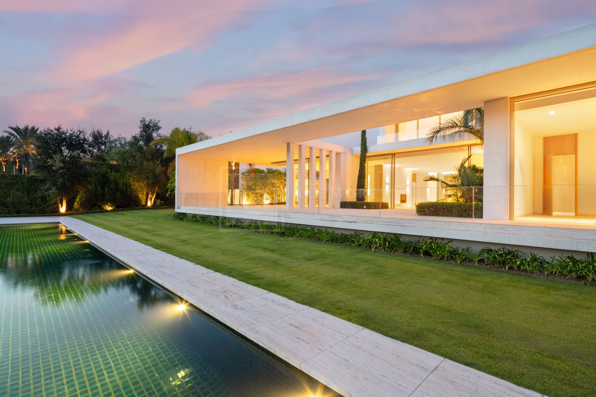 STUNNING DESIGNER VILLA LOCATED WITHING THE GOLF RESORT OF FINCA CORTESIN