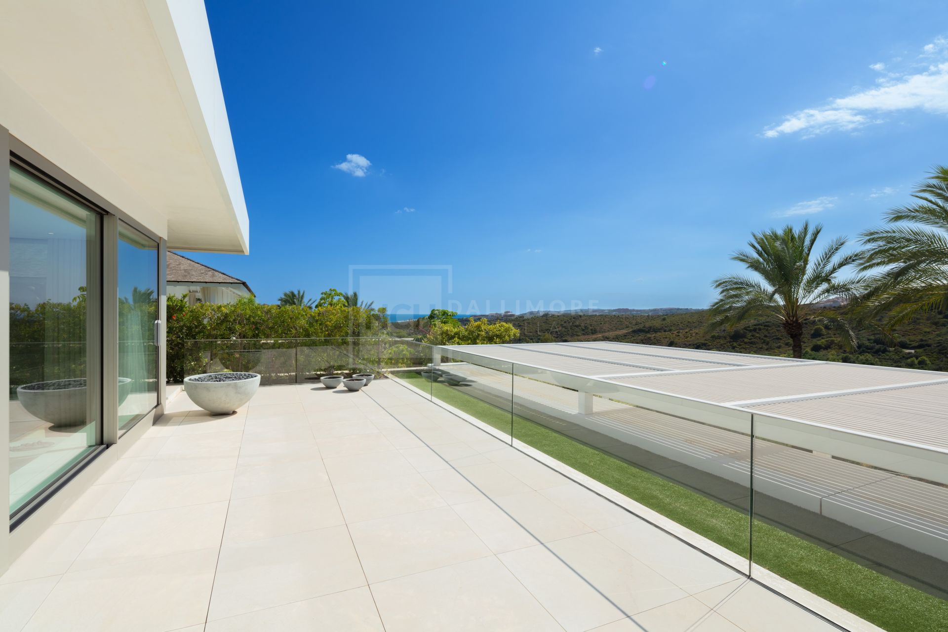 MODERN FRONT-LINE GOLF VILLA LOCATED WITHING THE FINCA CORTESIN RESORT
