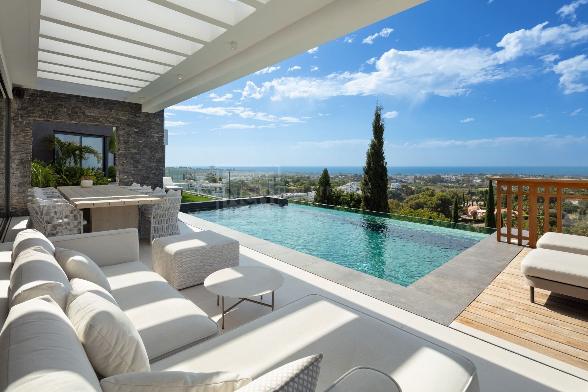 EXQUISITE MODERN VILLA WITH PANORAMIC VIEWS IN PRESTIGIOUS GATED COMMUNITY