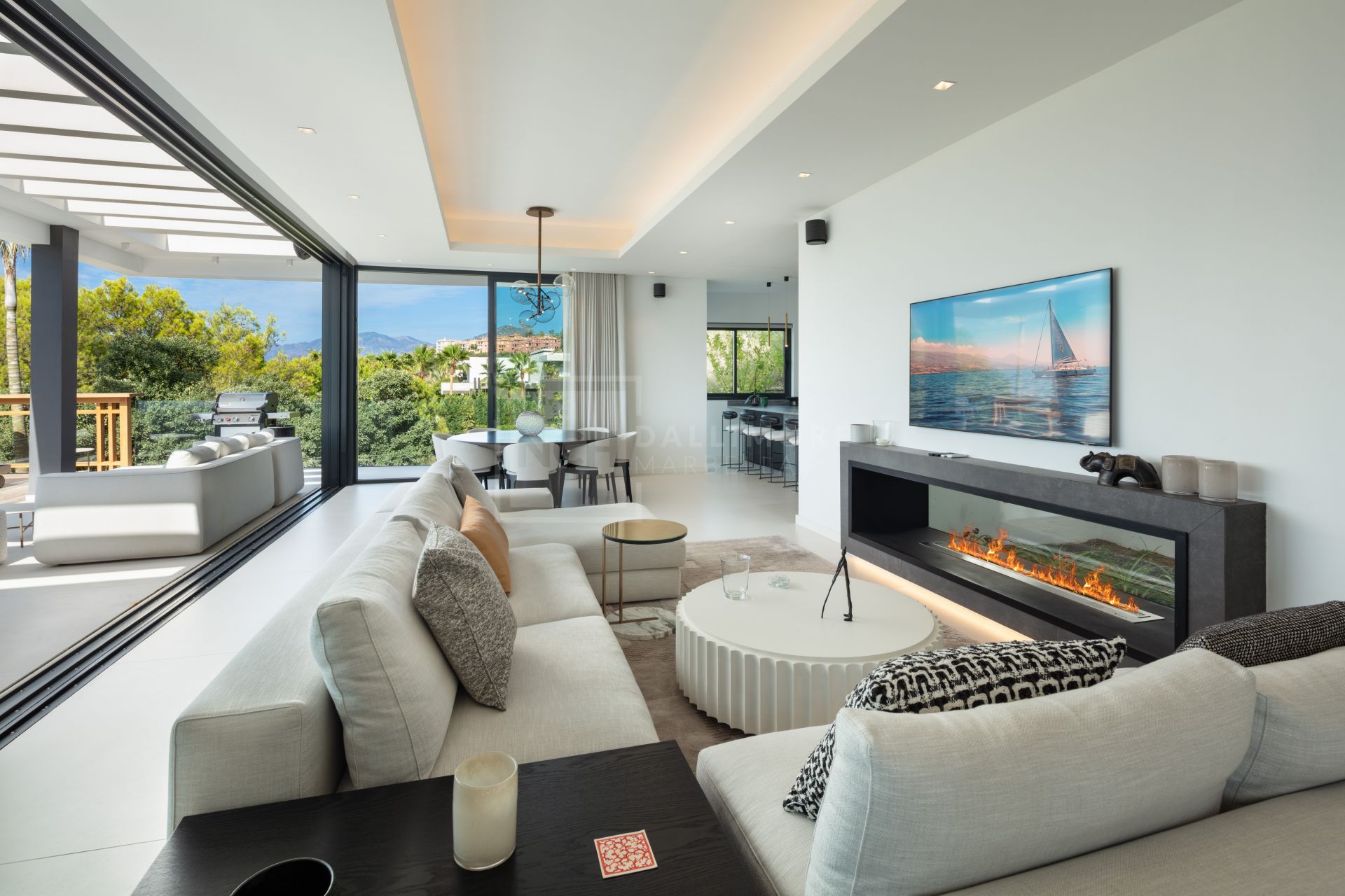 EXQUISITE MODERN VILLA WITH PANORAMIC VIEWS IN PRESTIGIOUS GATED COMMUNITY