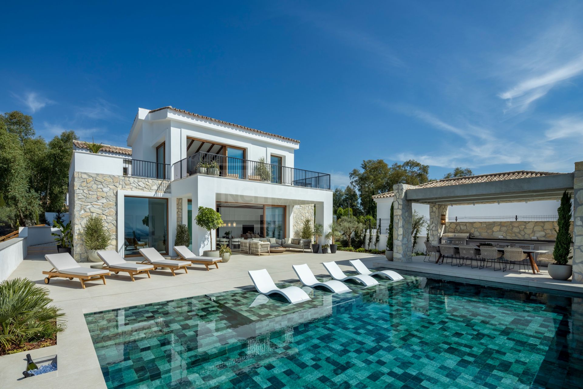 LUXURIOUS SPANISH VILLA WITH PANORAMIC SEA VIEWS IN DOUBLE-GATED COMMUNITY