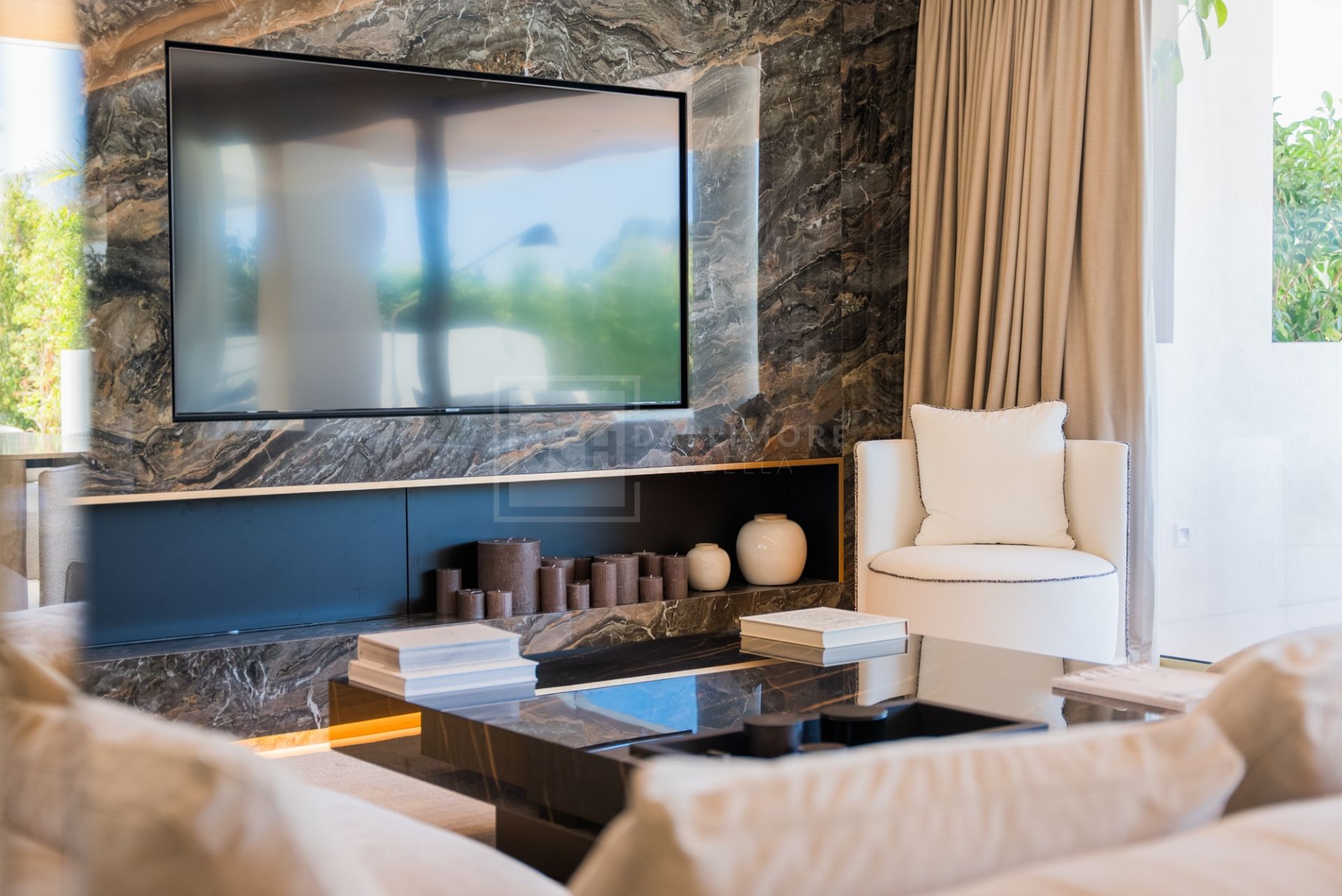 GROUND FLOOR LUXURY APARTMENT FOR SALE IN BENALUS WITH PRIVATE POOL