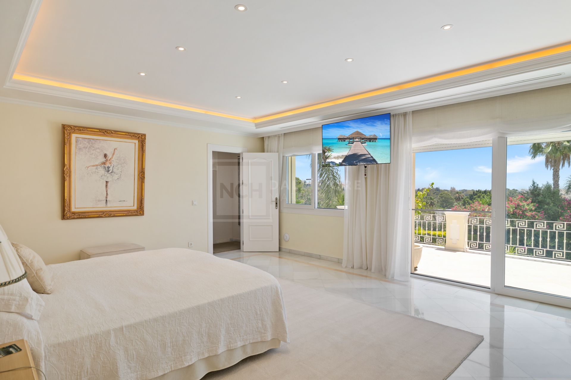 Villa en venta en La Cerquilla, Marbella