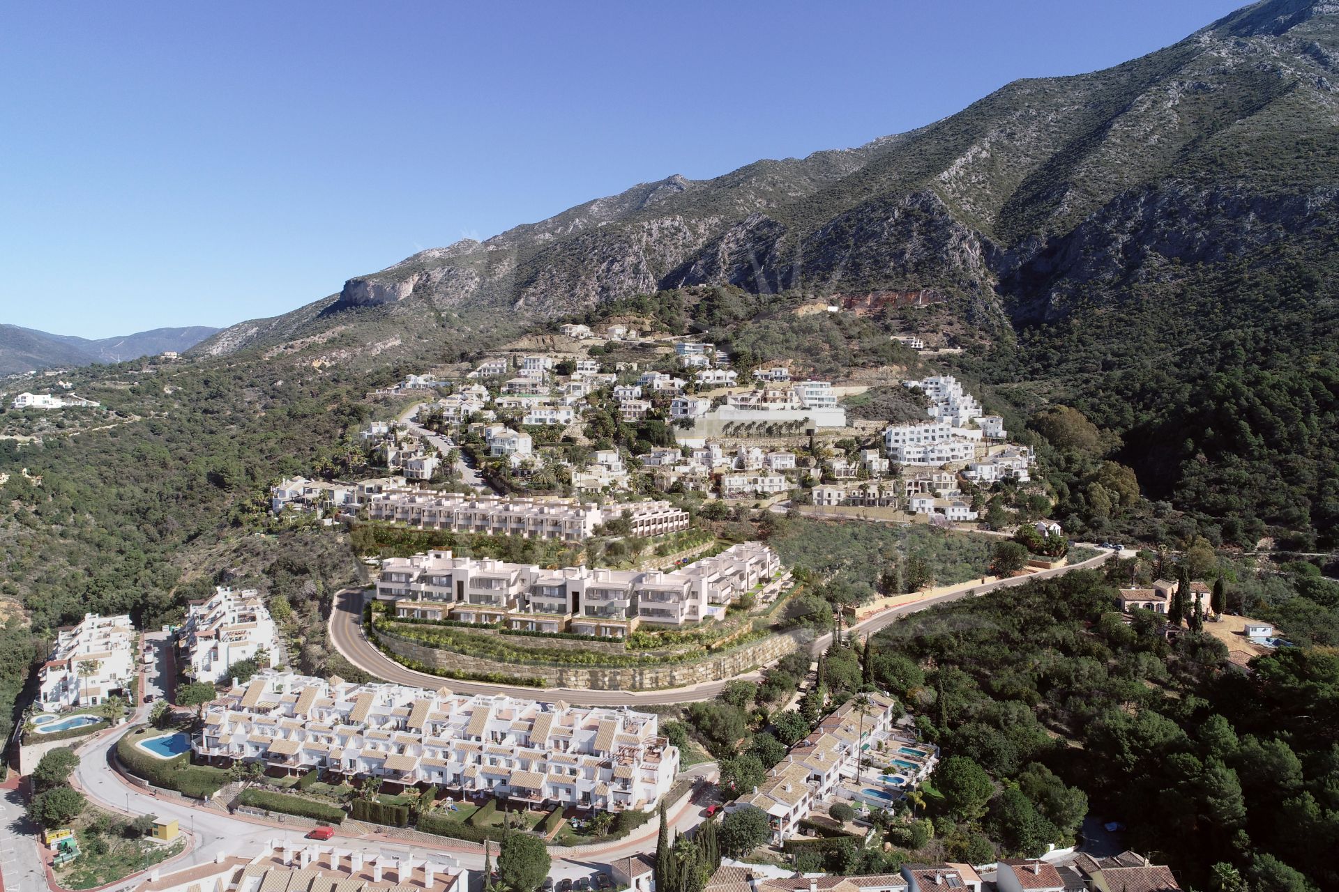 STUNNING NEW 3-BEDROOM DUPLEX PENTHOUSE APARTMENT CLOSE TO LAKE & NATURE, MARBELLA