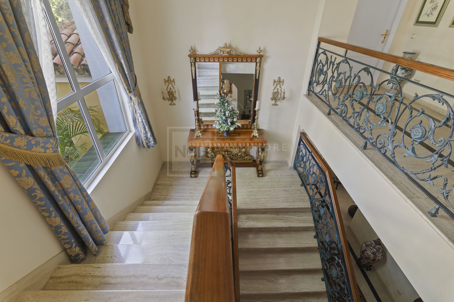 Villa Pareada en venta en Benahavis
