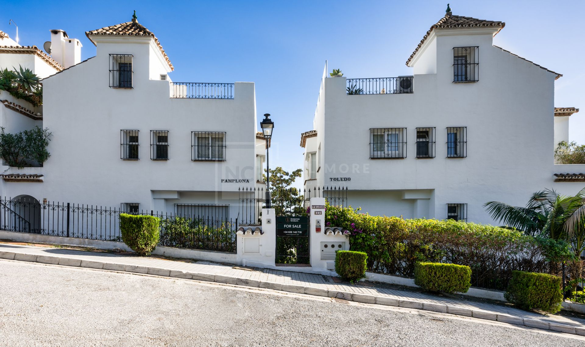 STYLISH RENOVATED 3-BEDROOM TOWNHOUSE, GOLDEN MILE, MARBELLA
