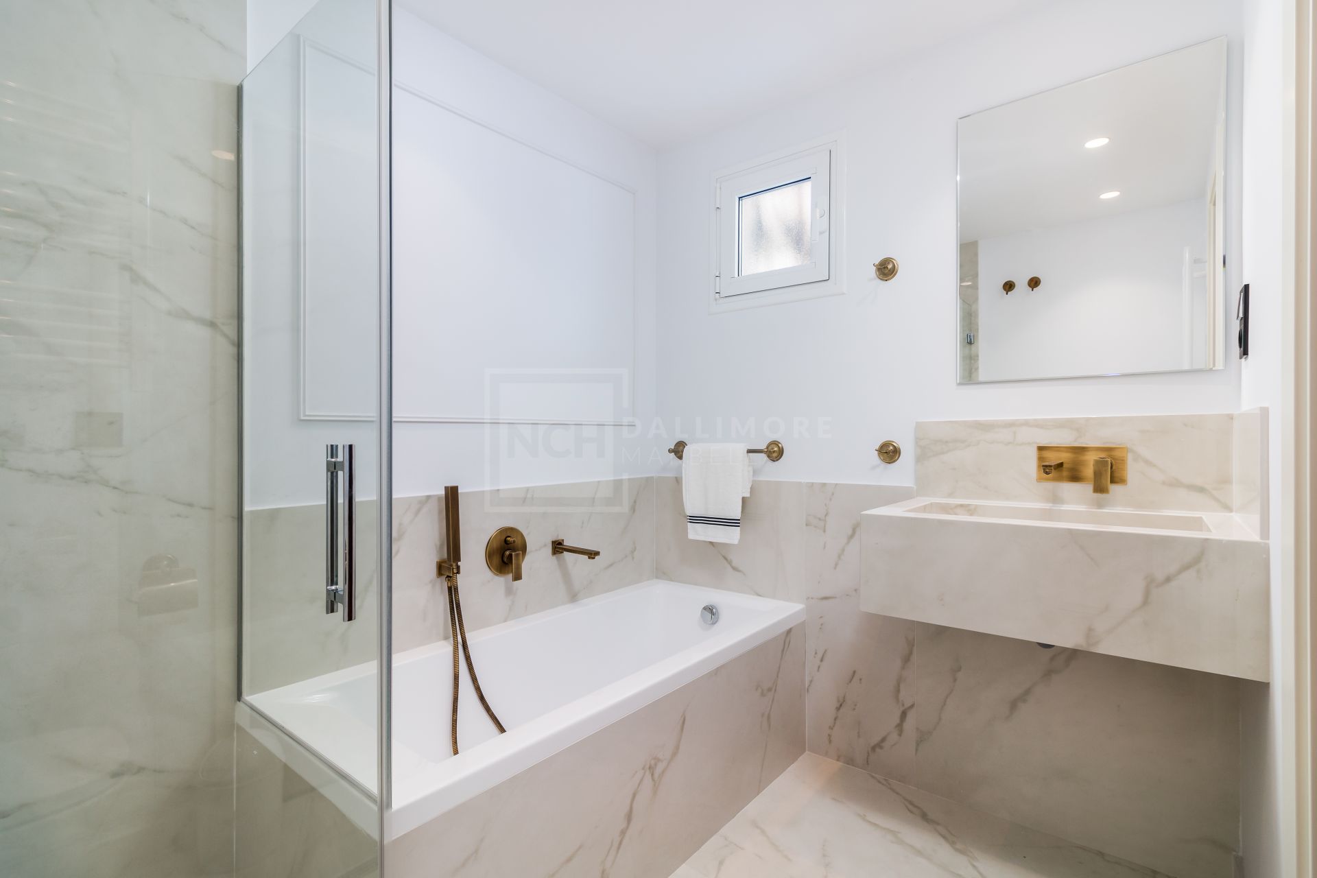 STUNNING 3 BEDROOM TOWNHOUSE ON THE GOLDEN MILE, MARBELLA