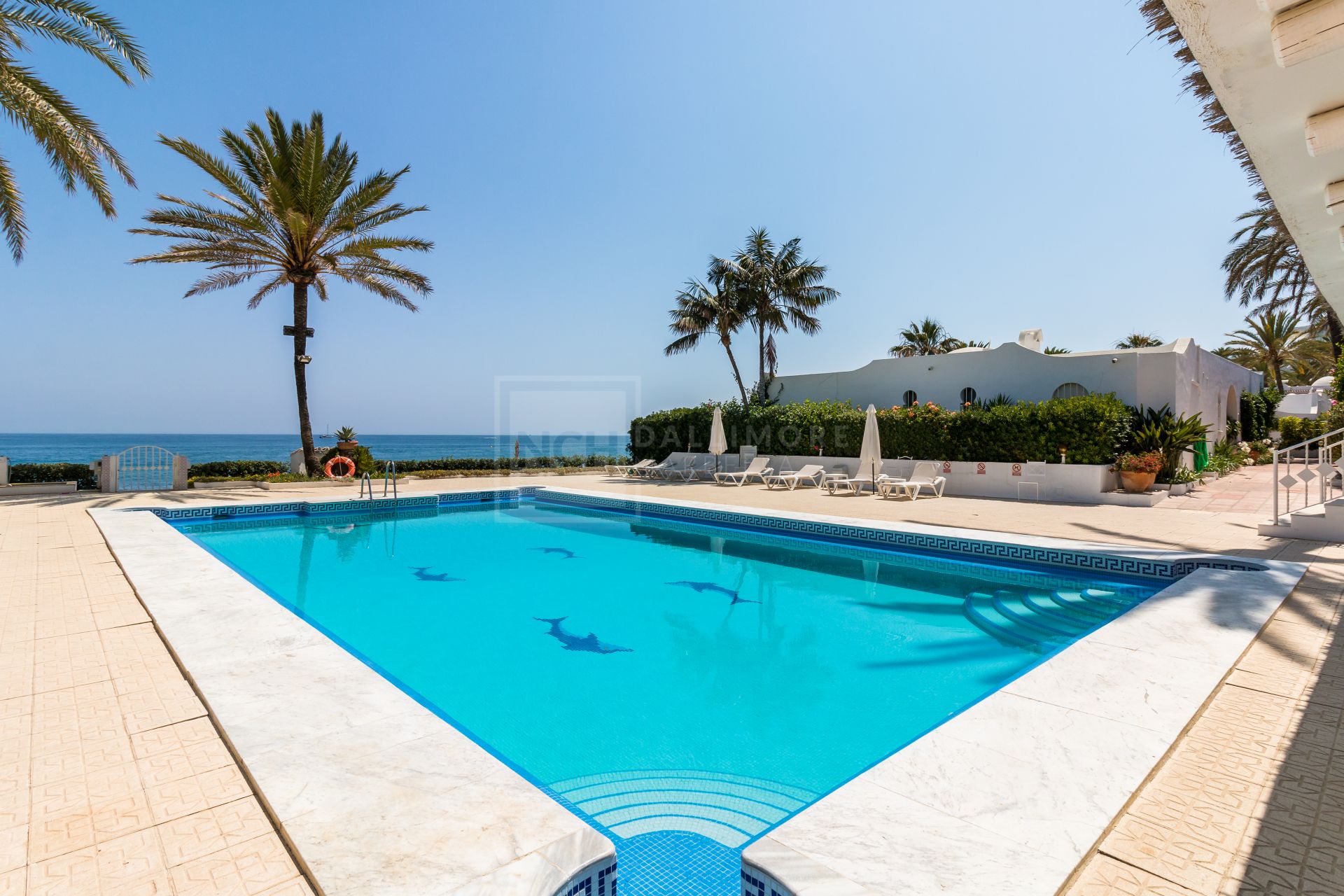 STUNNING 3 BEDROOM TOWNHOUSE ON THE GOLDEN MILE, MARBELLA