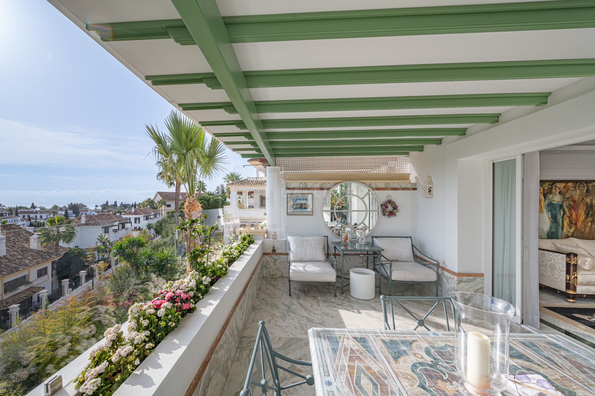 ELEGANT 3-BEDROOM APARTMENT IN MONTE PARAISO ON THE GOLDEN MILE, MARBELLA