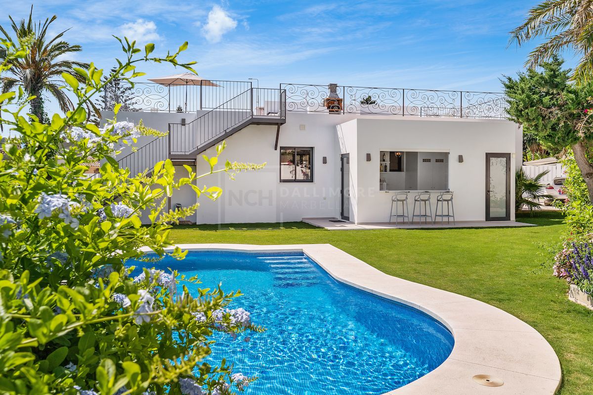 STYLISH 4-BEDROOM CONTEMPORARY VILLA, GUADALMINA BAJA, MARBELLA