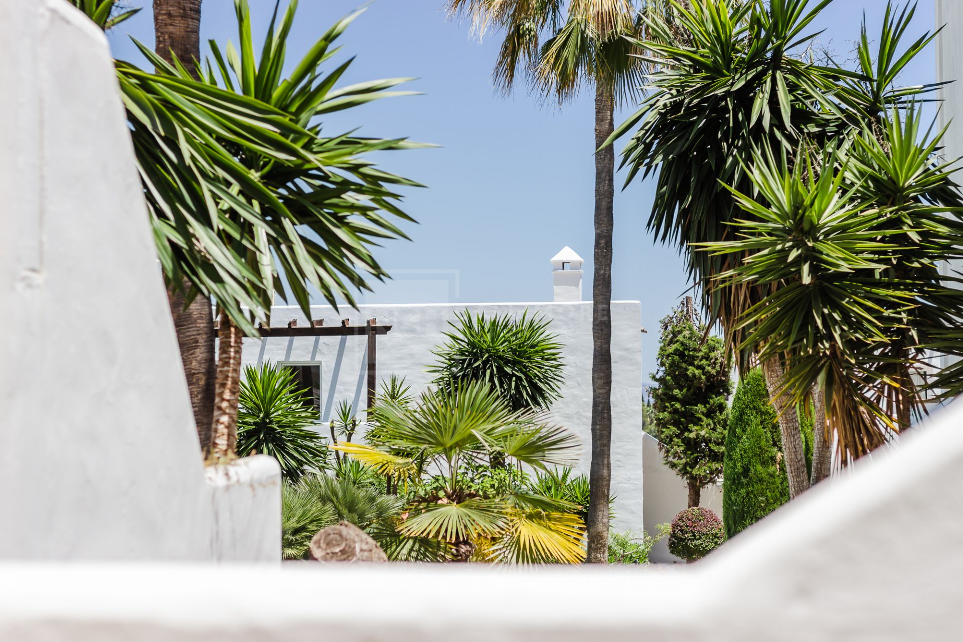ATTRACTIVE 3 BEDROOM APARTMENT, NUEVA ANDALUCIA, MARBELLA