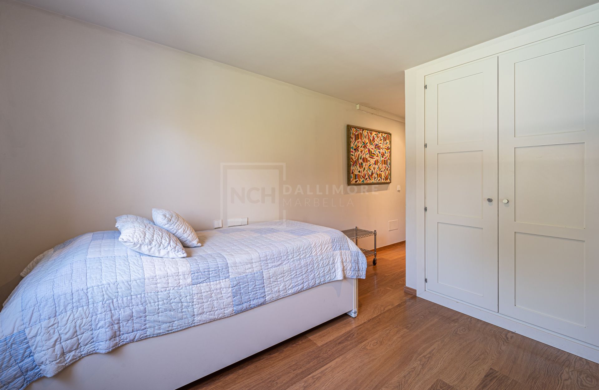 STYLISH 4 BEDROOM CONTEMPORARY CLASSIC VILLA NUEVA ANDALUCIA, MARBELLA