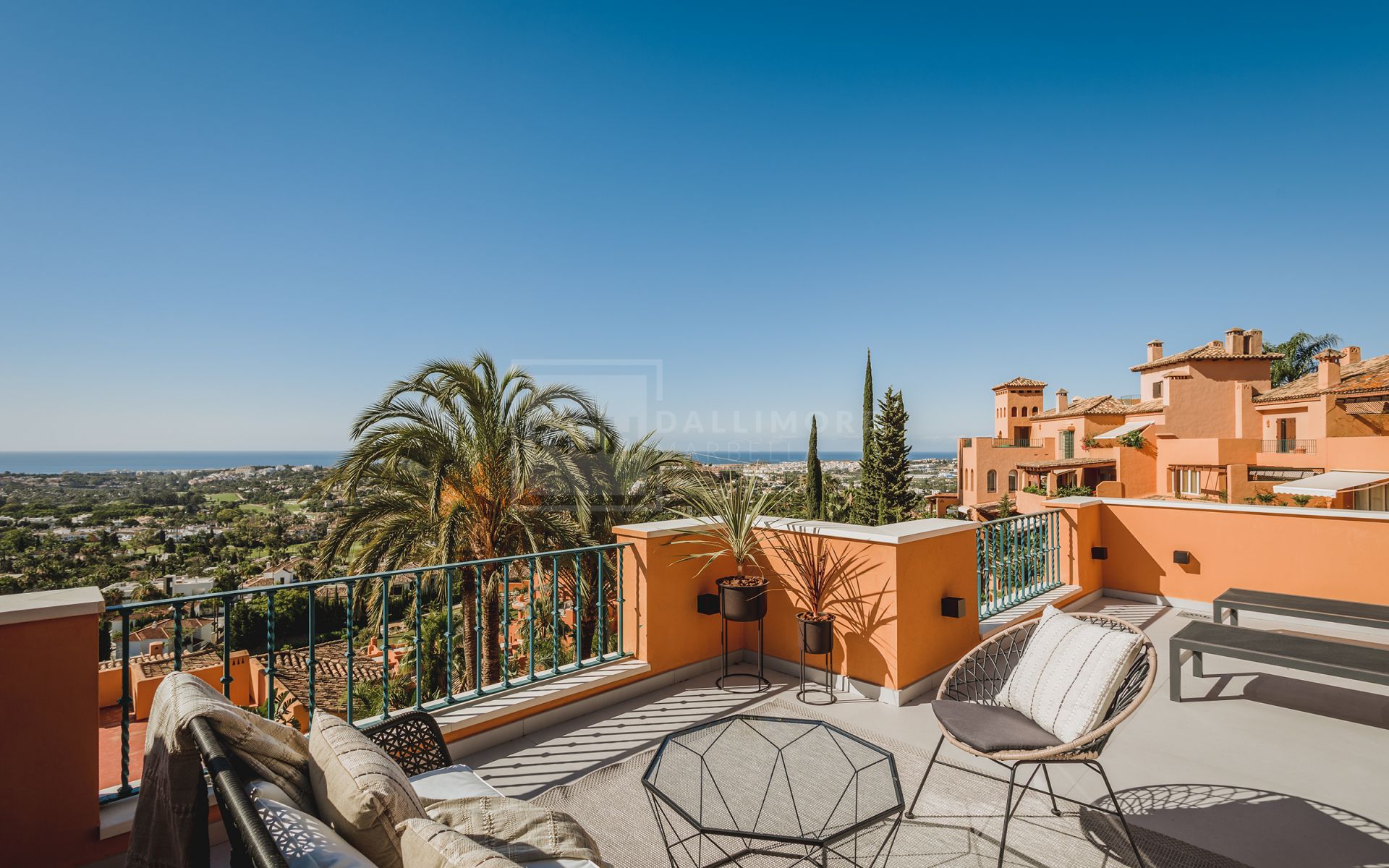 STYLISH DUPLEX 3-BEDROOM APARTMENT IN NUEVA ANDALUCIA MARBELLA