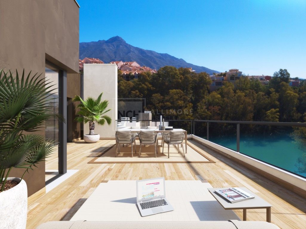 INCREDIBLE INVESTMENT: 3-BEDROOM CONTEMPORARY APARTMENT OVERLOOKING LAKE NUEVA ANDALUCIA MARBELLA
