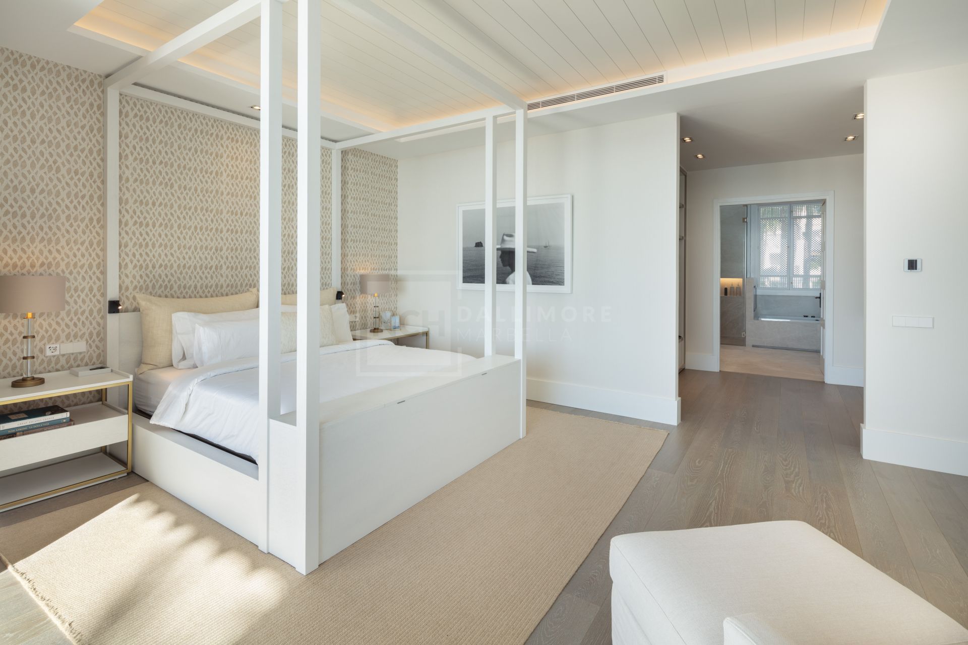 LUXURIOUS DUPLEX PENTHOUSE IN THE PUENTE ROMANO