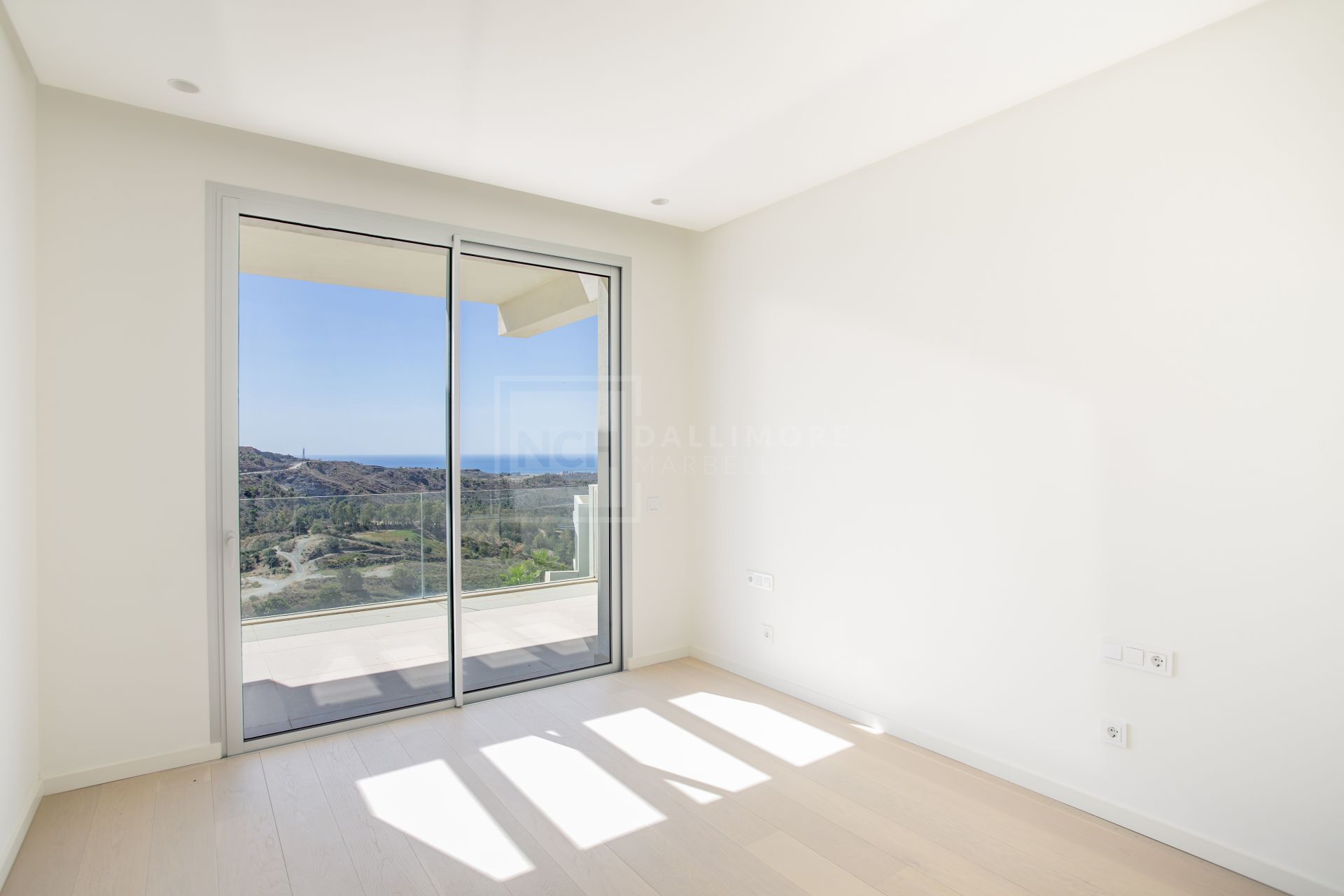 STUNNING BRAND NEW 3-BEDOOM PENTHOUSE IN THE HILLS OF BENAHAVIS