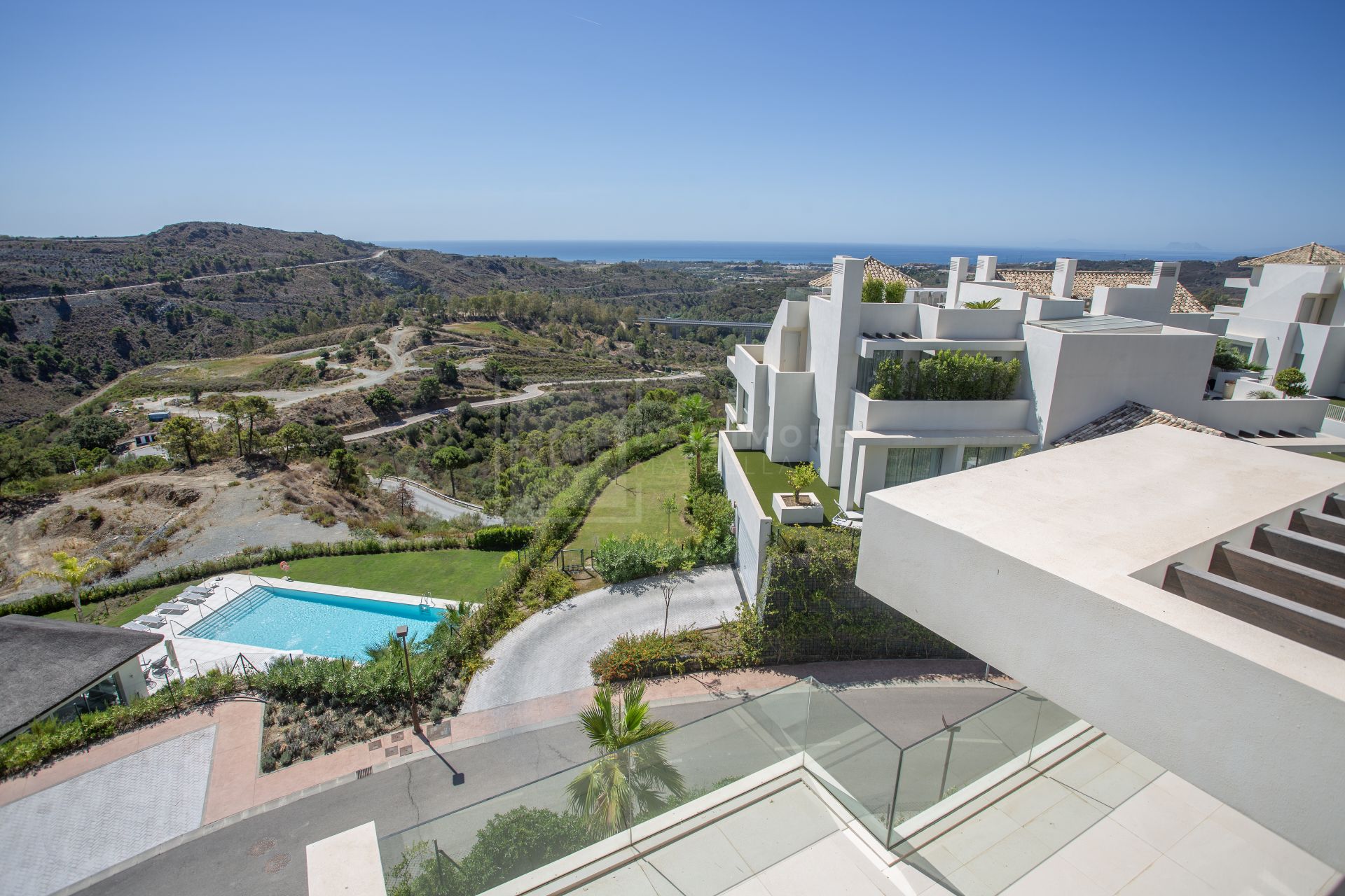 STUNNING BRAND NEW 3-BEDOOM PENTHOUSE IN THE HILLS OF BENAHAVIS