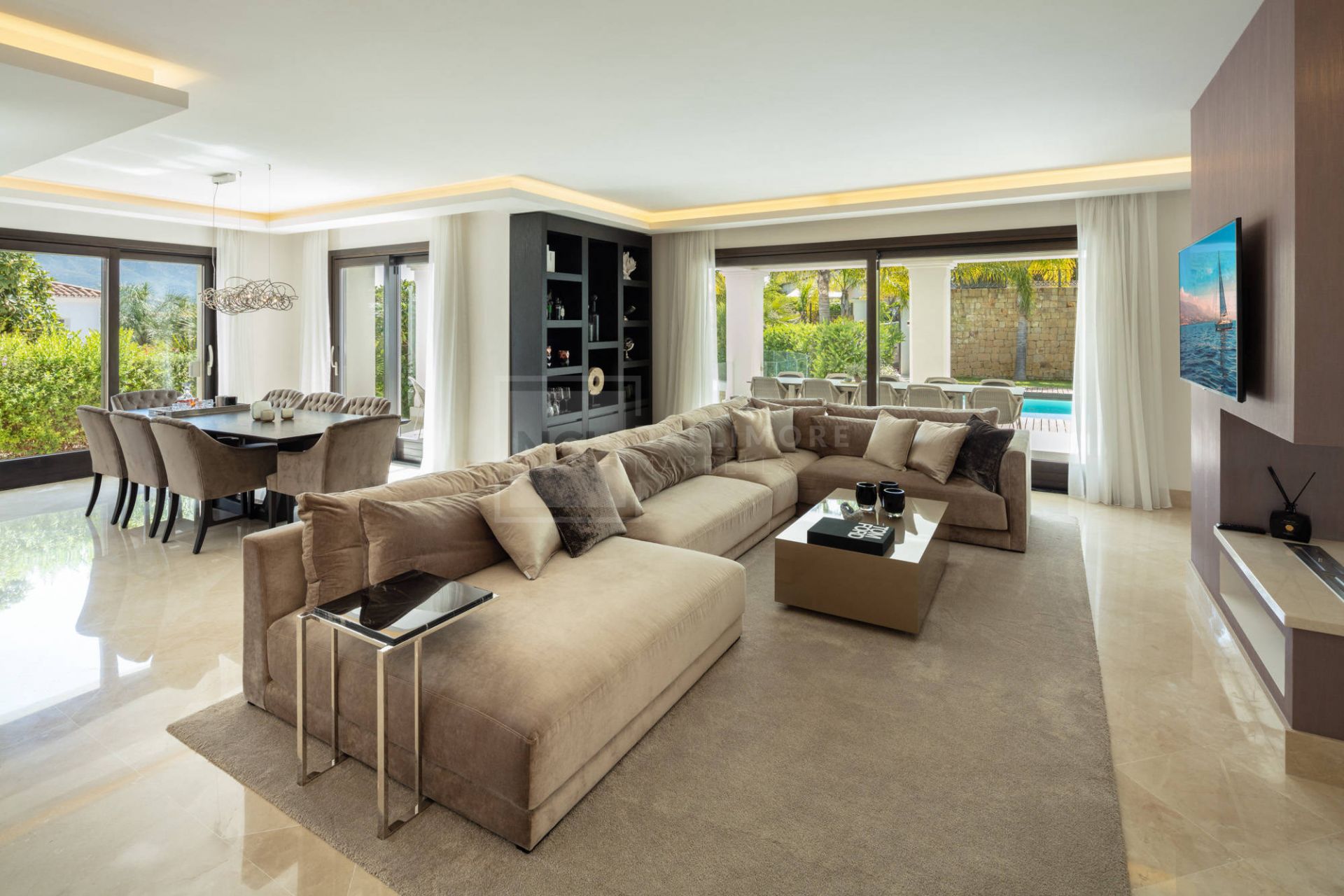 STUNNING 4-BEDROOM CONTEMPORARY CLASSIC VILLA IN GOLF VALLEY, NUEVA ANDALUCIA, MARBELLA