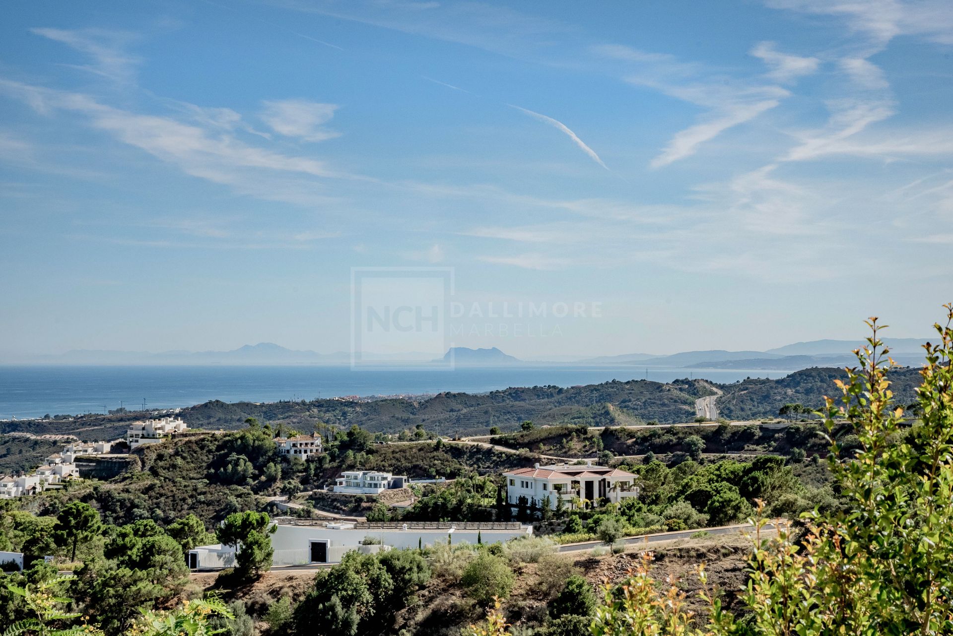 SHOWSTOPPING 7-BEDROOM MODERN MANSION IN MARBELLA CLUB GOLF RESORT, BENAHAVIS