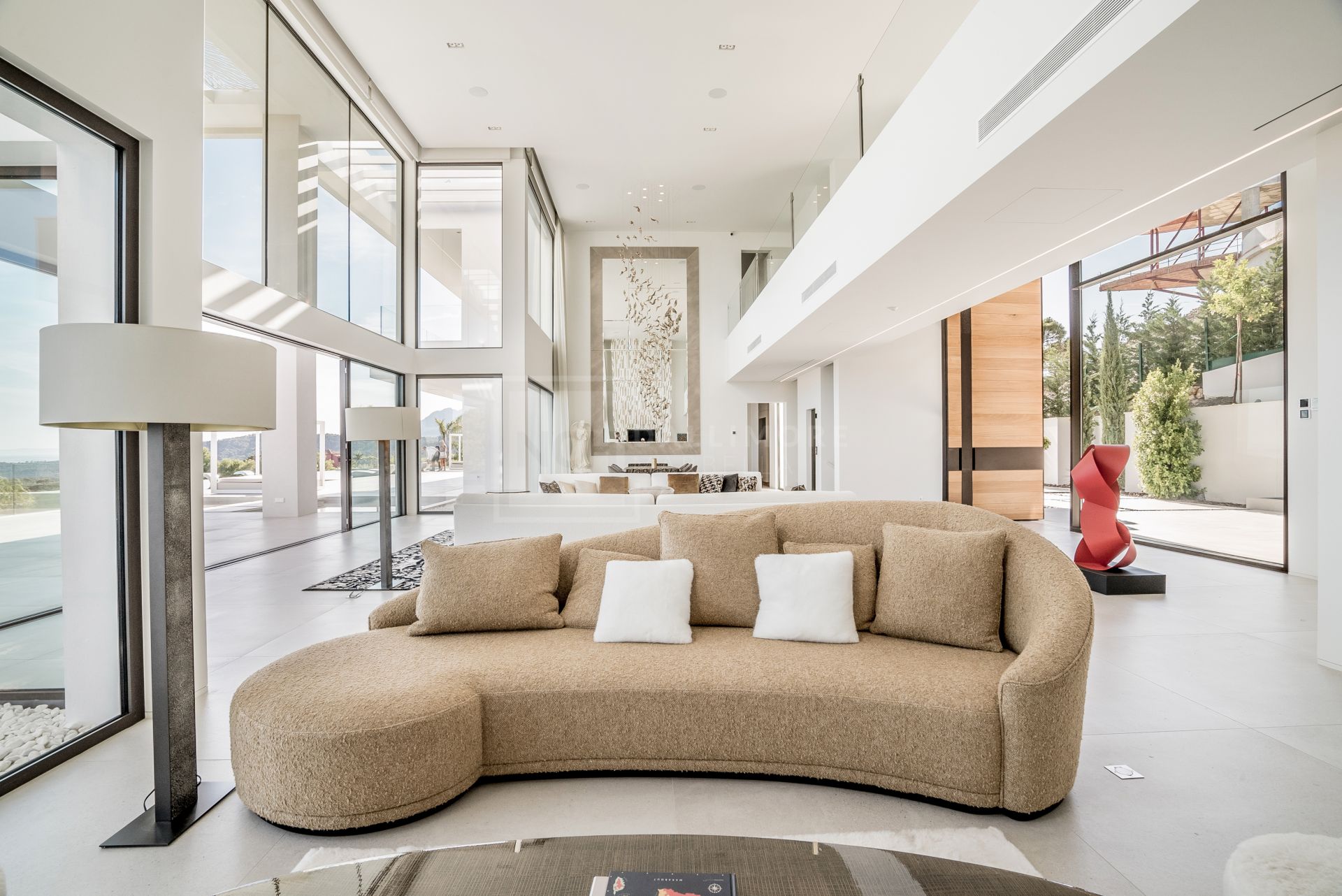 SHOWSTOPPING 7-BEDROOM MODERN MANSION IN MARBELLA CLUB GOLF RESORT, BENAHAVIS