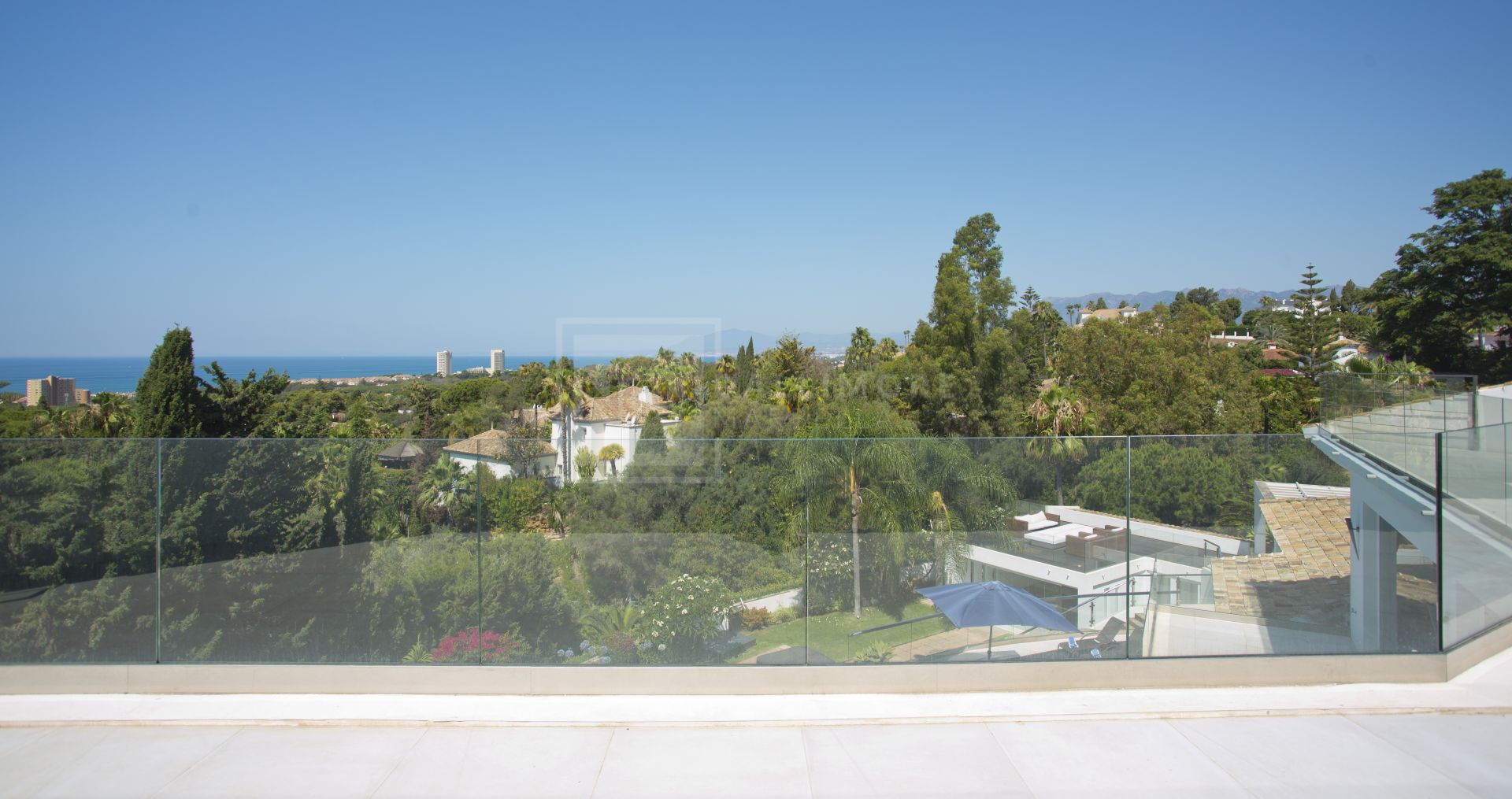 Villa en venta en Hacienda las Chapas, Marbella