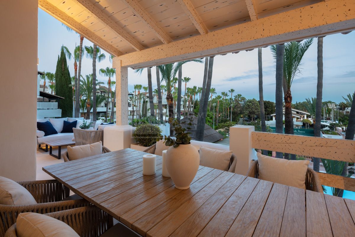 Atico Duplex en venta en Marina de Puente Romano, Marbella