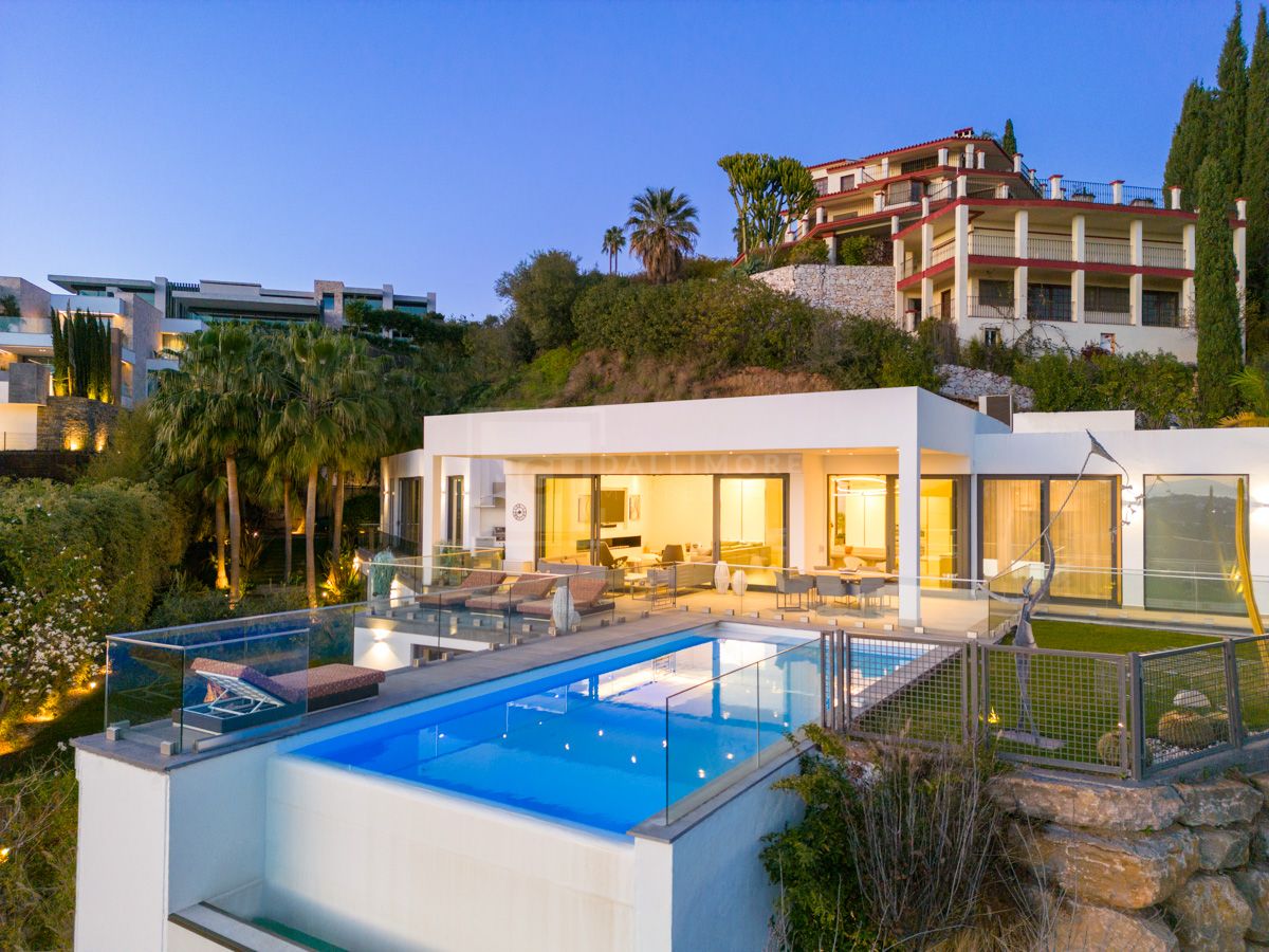 STUNNING 7-BEDROOM VILLA IN EL HERROJO, NUEVA ANDALUCIA, MARBELLA