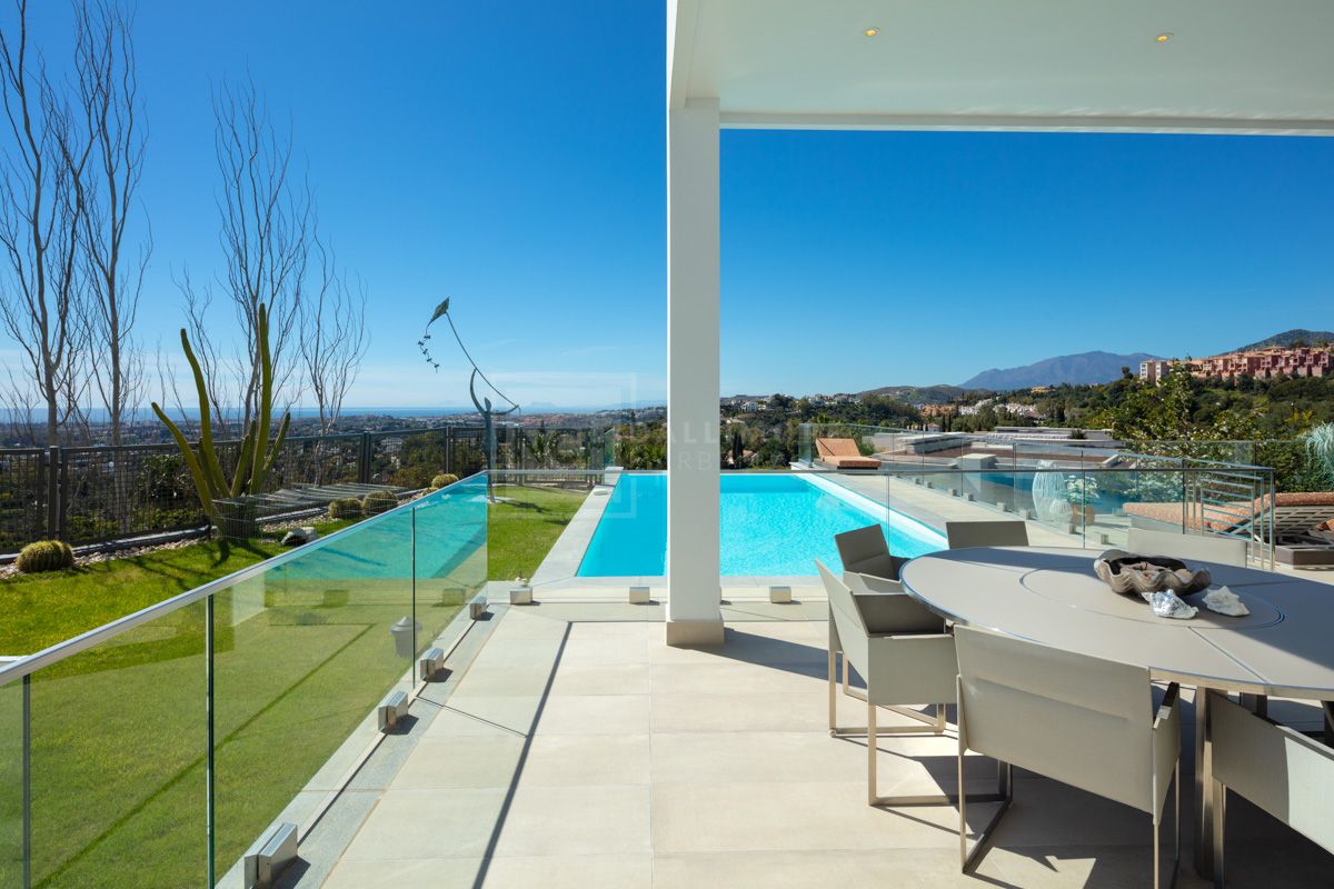 STUNNING 7-BEDROOM VILLA IN EL HERROJO, NUEVA ANDALUCIA, MARBELLA