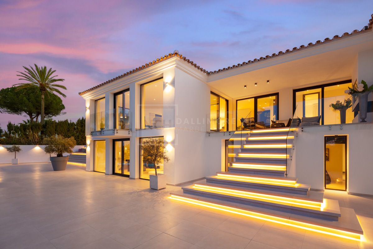 Villa en venta en Las Brisas, Marbella