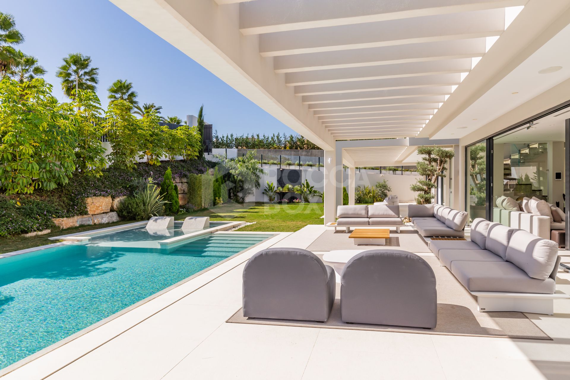 STRIKING 6-BEDROOM CONTEMPORARY VILLA IN THE HEART OF THE GOLF VALLEY NUEVA ANDALUCIA, MARBELLA