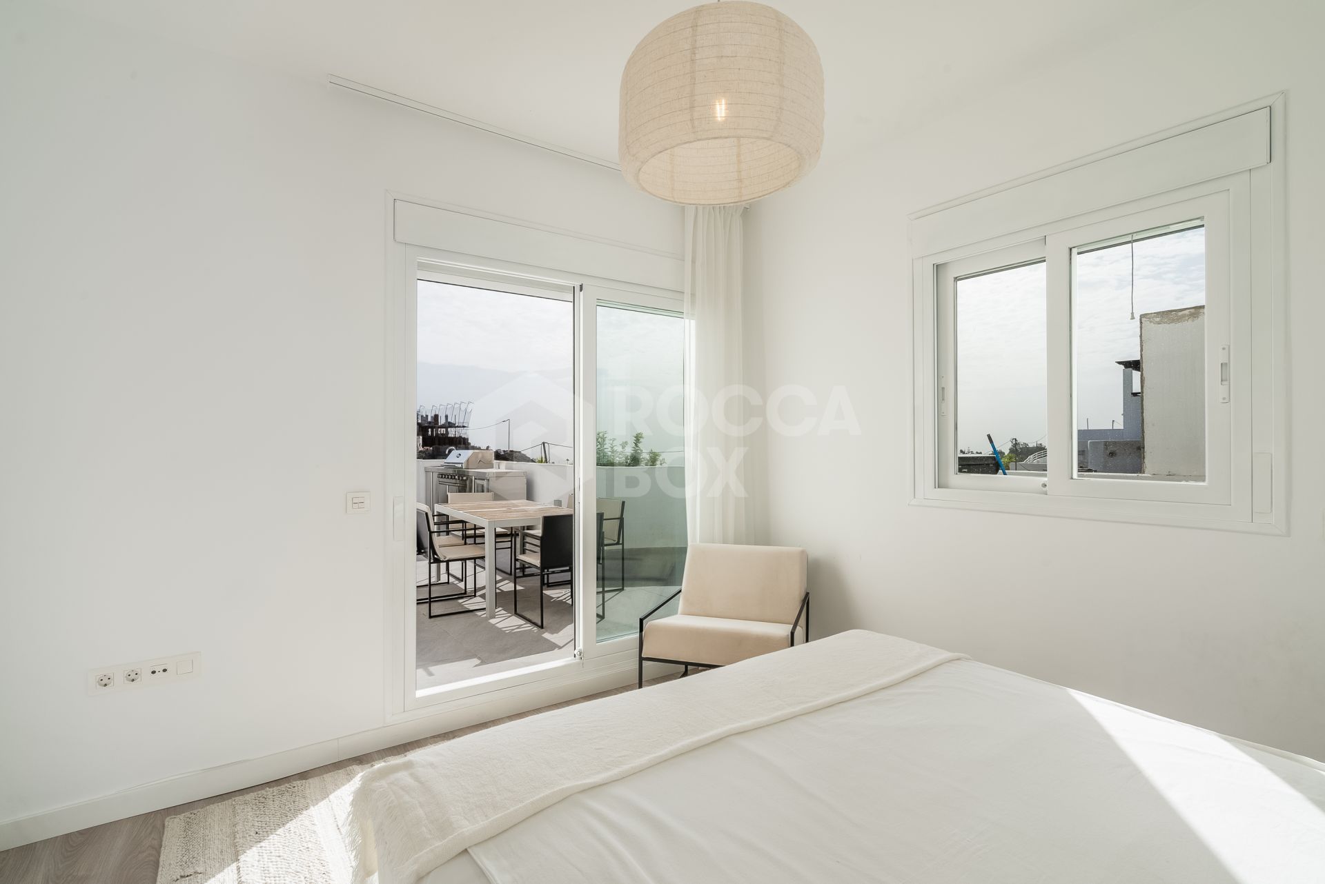 South-Facing Apartment with Panoramic Sea Views in La Quinta, Benahavís