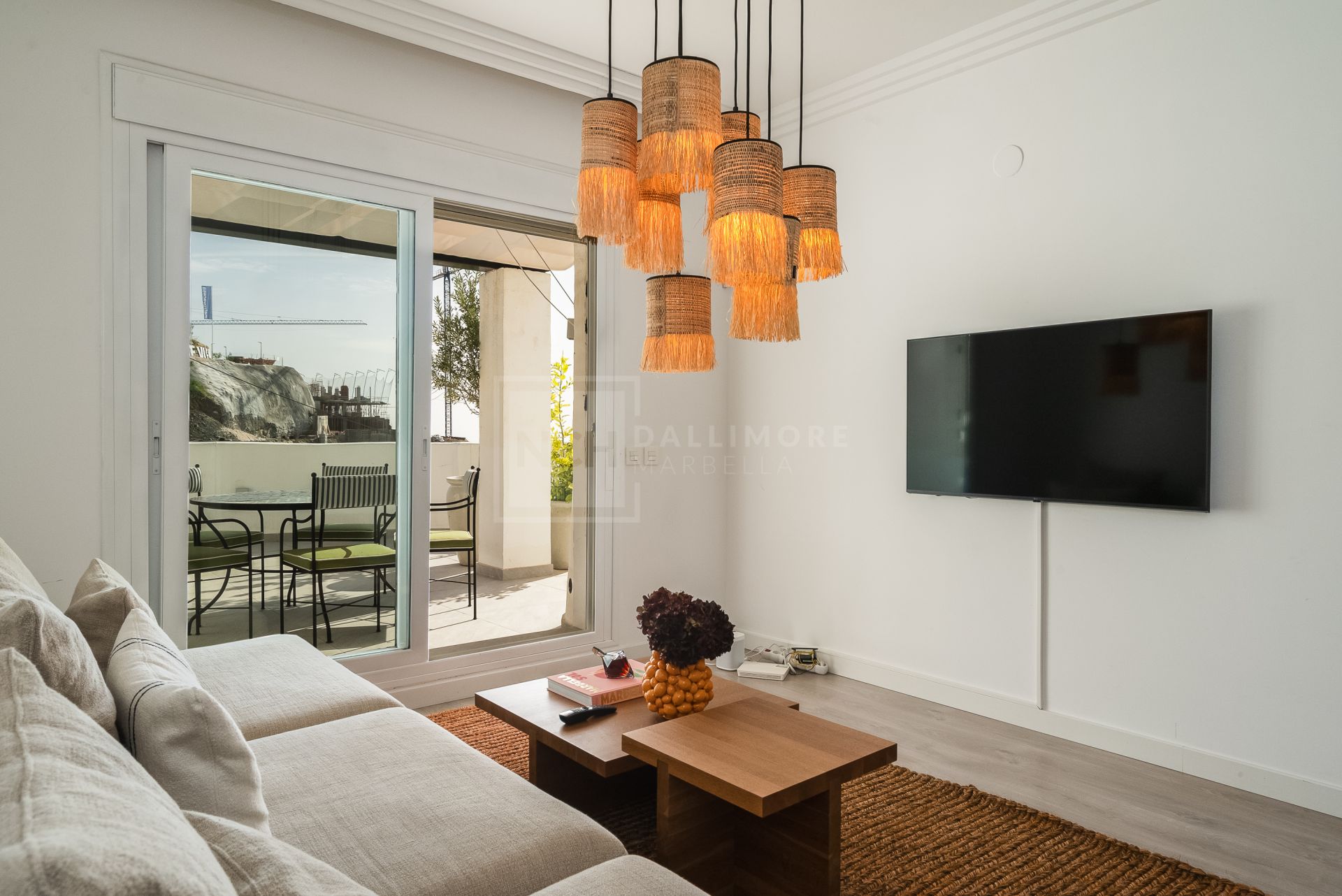 South-Facing Apartment with Panoramic Sea Views in La Quinta, Benahavís