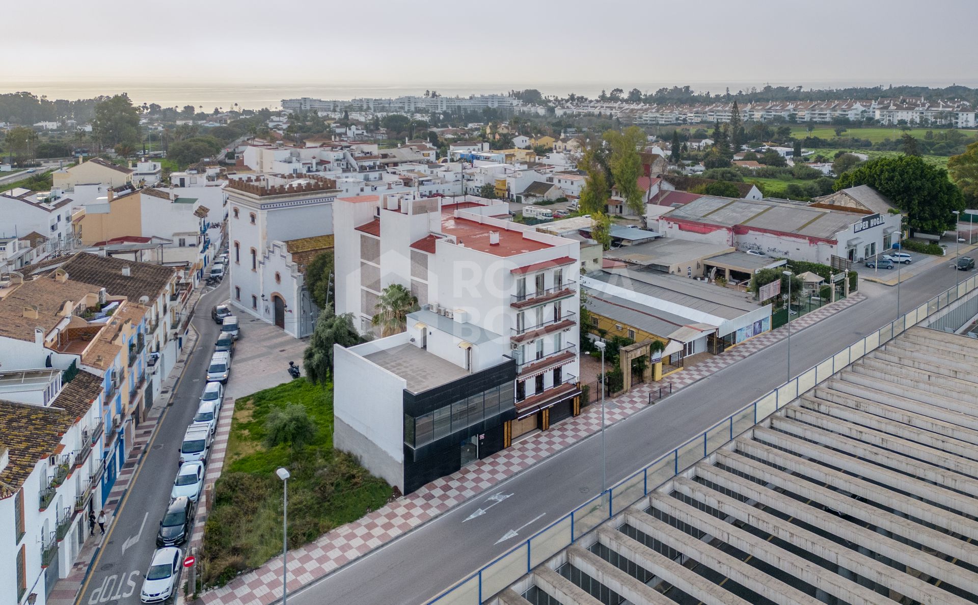 COMMERCIAL BUILDING IN THE HEART OF SAN PEDRO DE ALCANTARA