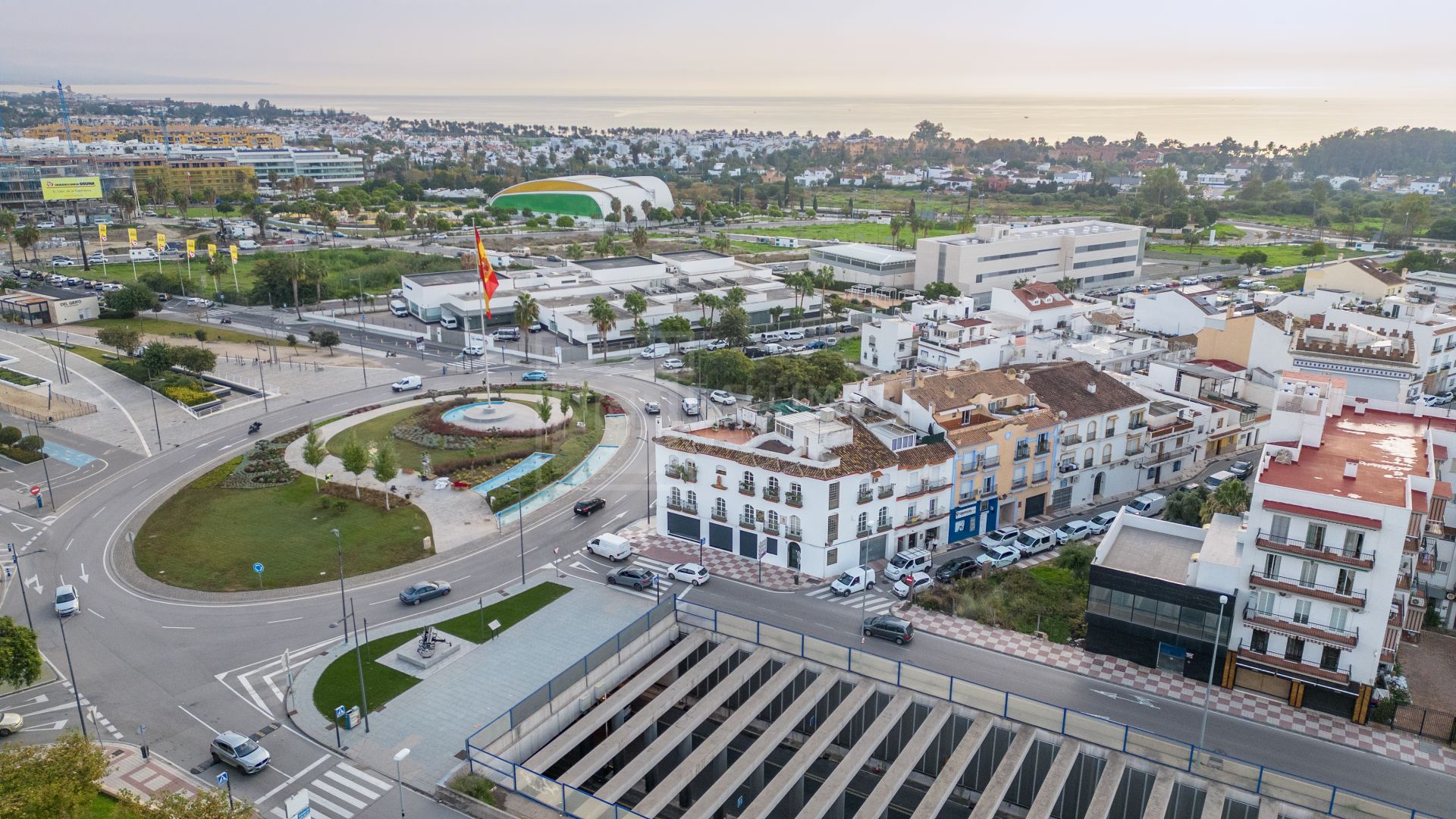 EDIFICIO COMERCIAL EN EL CORAZÓN DE SAN PEDRO DE ALCÁNTARA