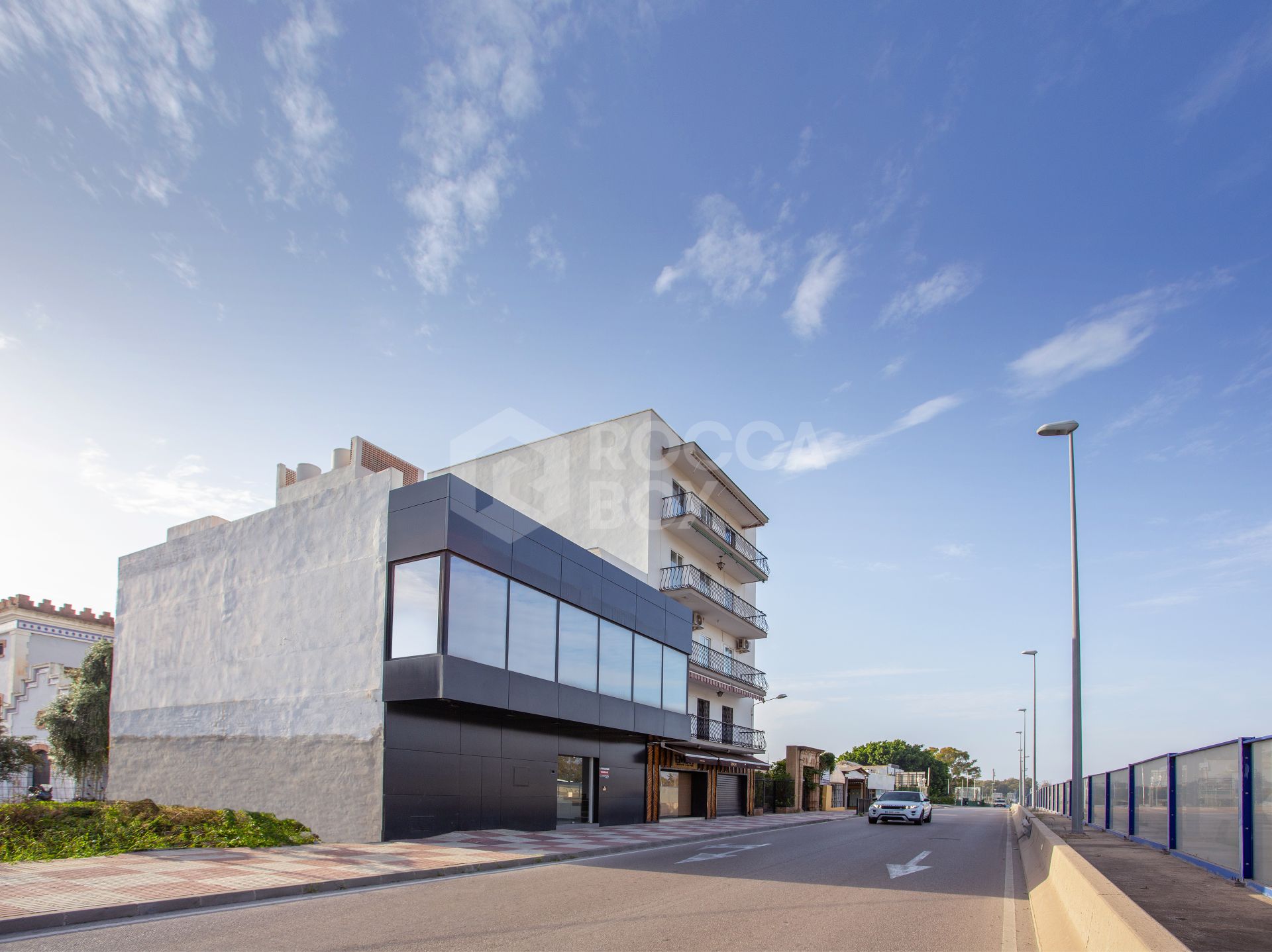 COMMERCIAL BUILDING IN THE HEART OF SAN PEDRO DE ALCANTARA