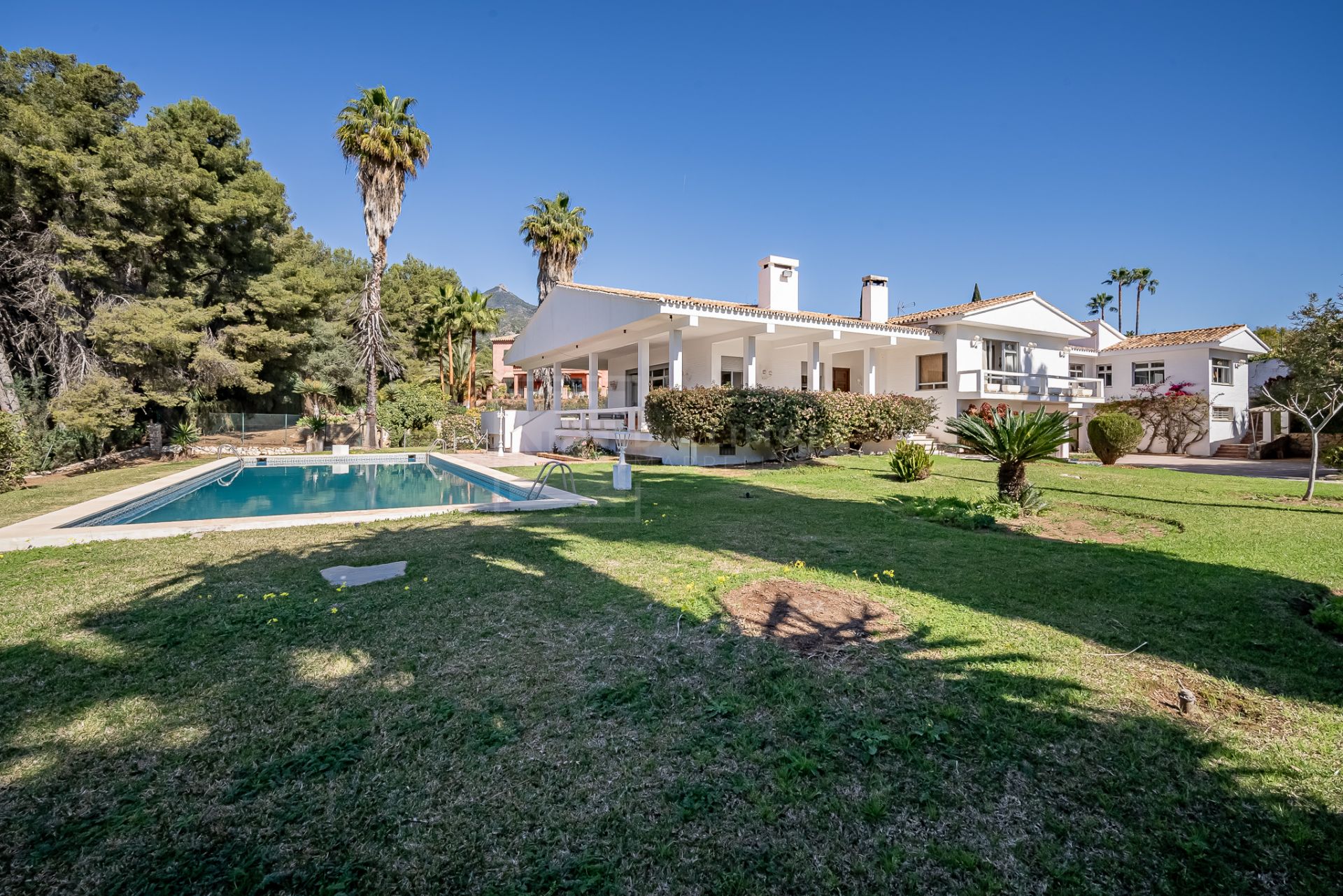 BREATHTAKING MARBELLA ESTATE WITH PANORAMIC VIEWS AND UNMATCHED ELEGANCE