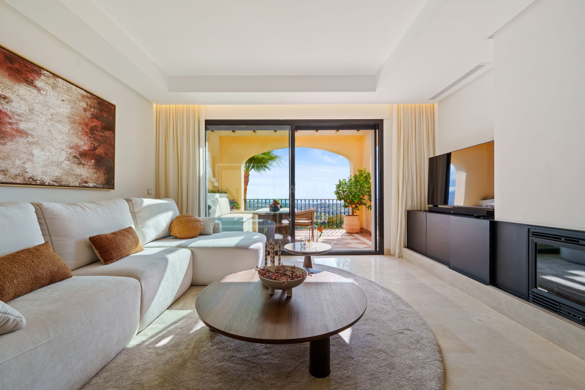 Fully Renovated Luxury Penthouse in Buenavista, La Quinta