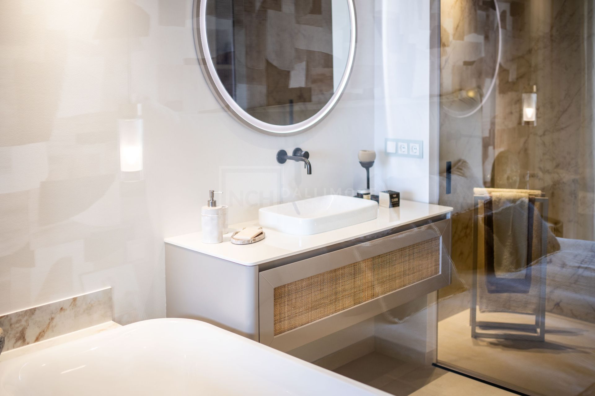Fully Renovated Luxury Penthouse in Buenavista, La Quinta