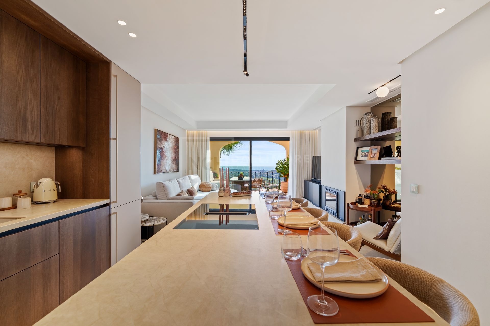 Fully Renovated Luxury Penthouse in Buenavista, La Quinta