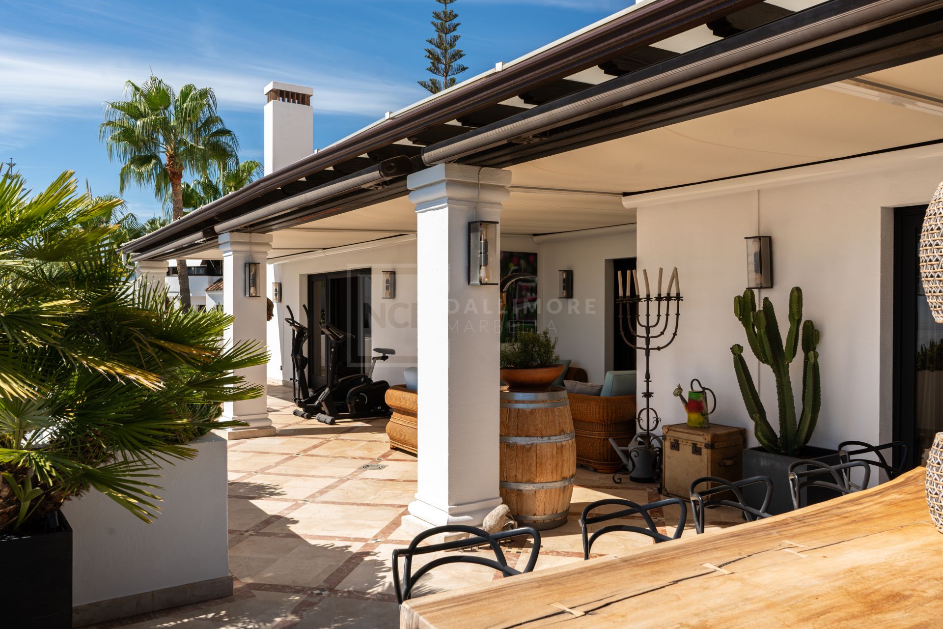 Ático Dúplex de Lujo con Vistas Panorámicas en Monte Paraíso Country Club