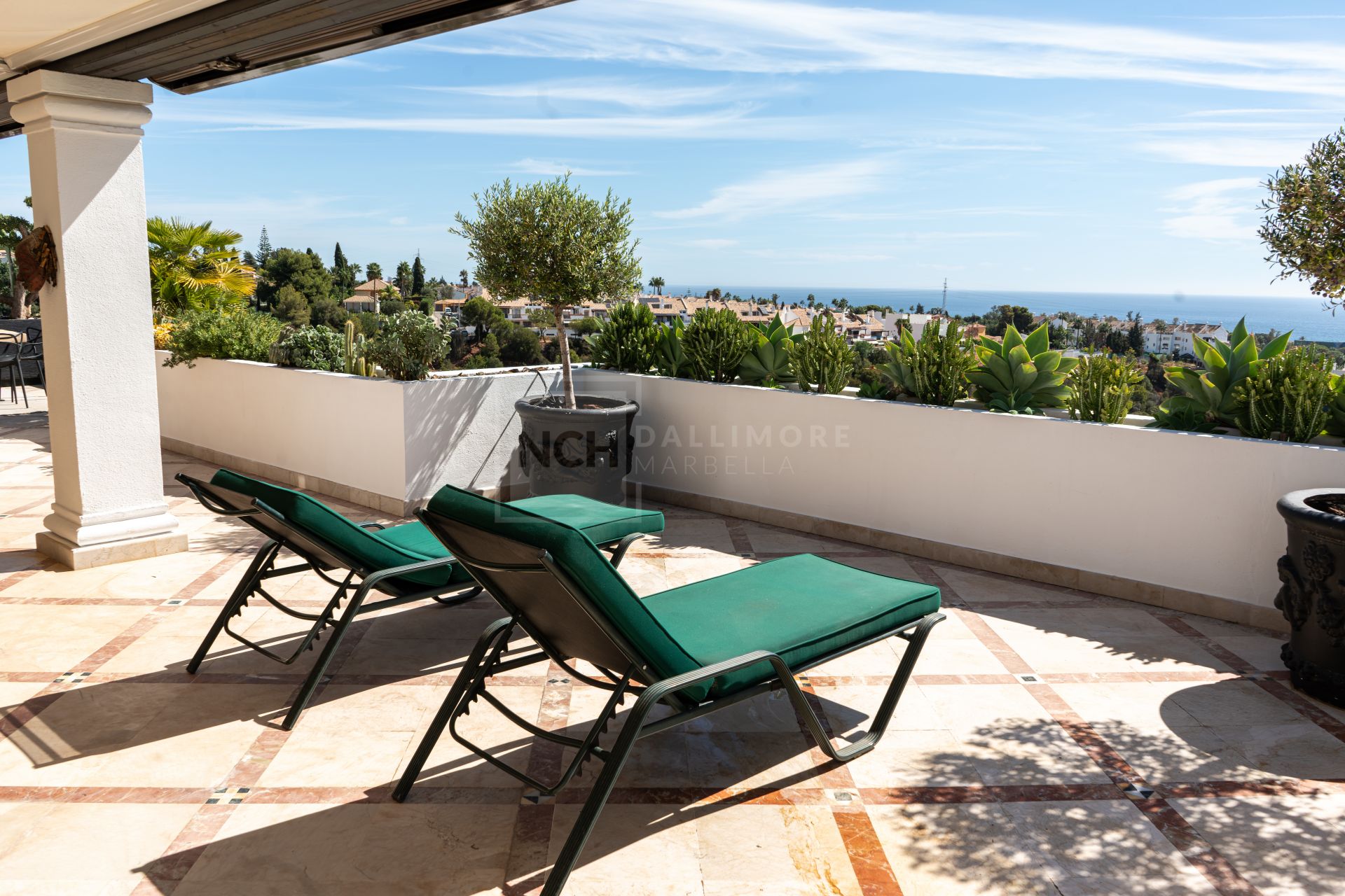 Ático Dúplex de Lujo con Vistas Panorámicas en Monte Paraíso Country Club