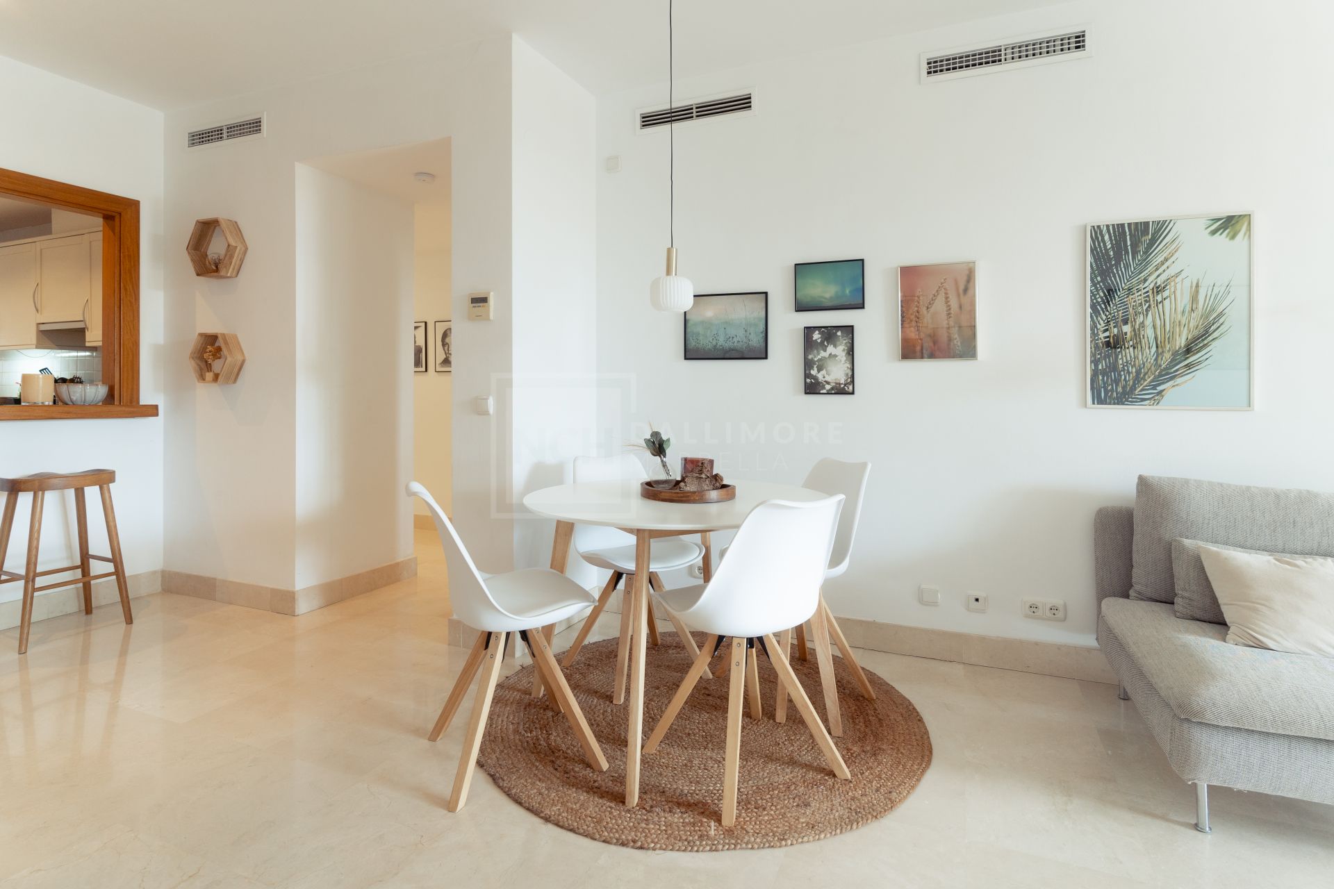 APARTAMENTO DE 2 DORMITORIOS DE ALTA GAMA EN LAS TORTUGAS, NUEVA ANDALUCÍA, CERCA DE CAMPOS DE GOLF Y PUERTO BANÚS