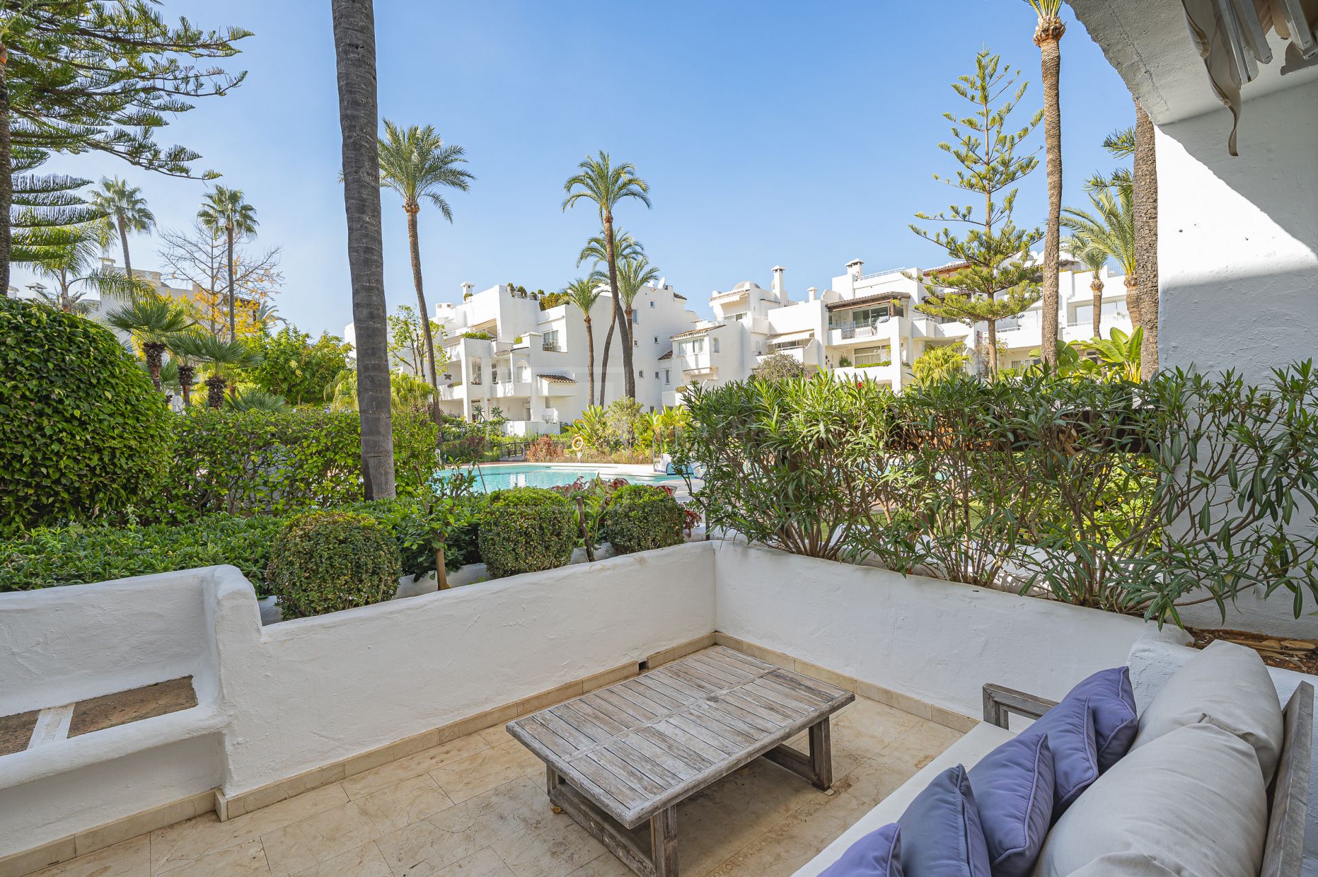 AMAZING BEACHSIDE APARTMENT ON MARBELLA'S GOLDEN MILE