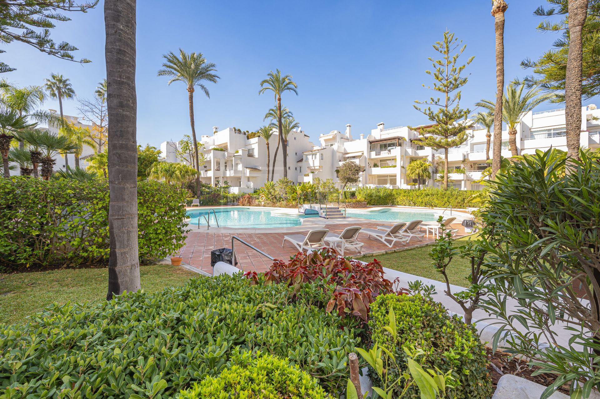 AMAZING BEACHSIDE APARTMENT ON MARBELLA'S GOLDEN MILE